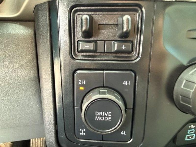 2024 Oxford White /Medium Dark Slate Ford F-250 XLT (1FT7W2BN8RE) with an V8, 7.3L engine, 10-speed automatic transmission, located at 1175 N Woodruff Ave, Idaho Falls, ID, 83401, 43.506901, -111.999657 - <b>Vehicle Details</b><br>Take command of demanding jobs and everyday driving with this pre-owned 2024 Ford F-250 Super Duty XLT, now available in Idaho Falls, ID. With 43,635 miles, this rugged heavy-duty pickup delivers the strength, confidence, and capability serious truck buyers expect. Powered- Photo#18