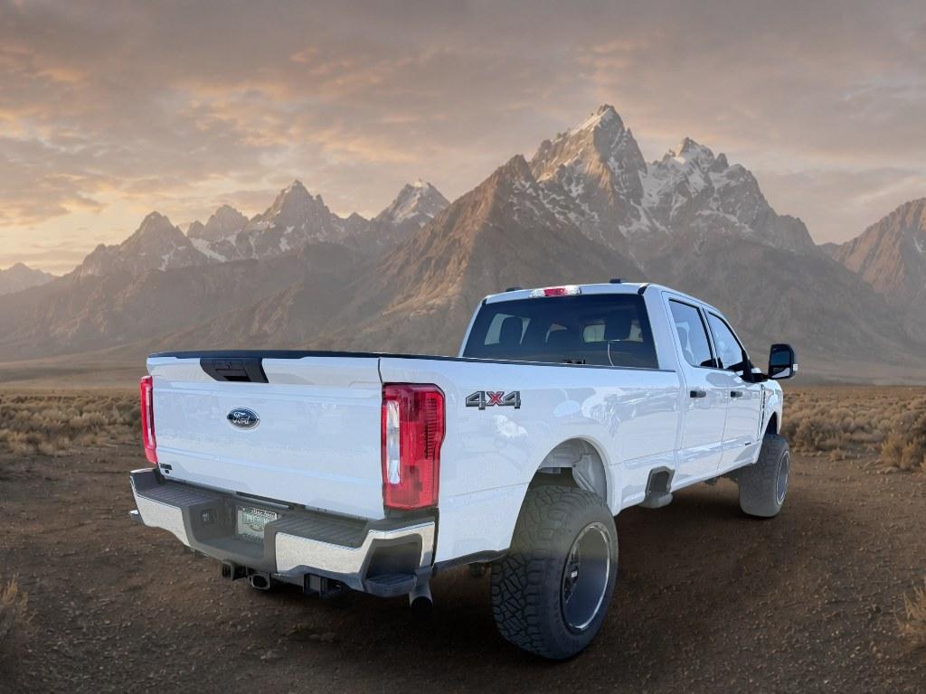 2024 Oxford White /Medium Dark Slate Ford F-250 XLT (1FT7W2BN8RE) with an V8, 7.3L engine, 10-speed automatic transmission, located at 1175 N Woodruff Ave, Idaho Falls, ID, 83401, 43.506901, -111.999657 - <b>Vehicle Details</b><br>Take command of demanding jobs and everyday driving with this pre-owned 2024 Ford F-250 Super Duty XLT, now available in Idaho Falls, ID. With 43,635 miles, this rugged heavy-duty pickup delivers the strength, confidence, and capability serious truck buyers expect. Powered- Photo#4