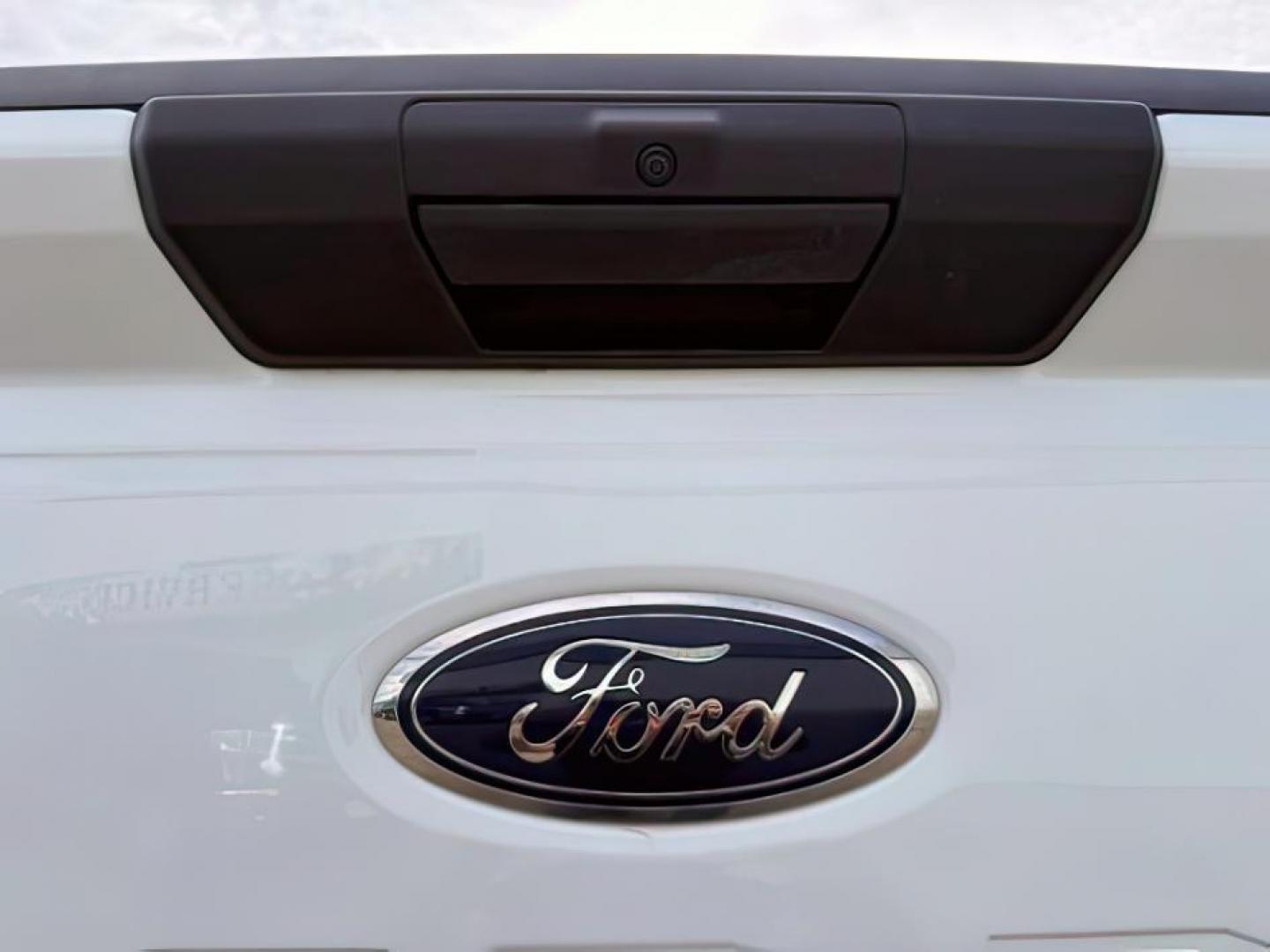 2024 WHITE /Medium Dark Slate Ford F-250 (1FT7W2BN8RE) with an 73L V-8 DEVCT variable valve control engine, Automatic transmission, located at 1175 N Woodruff Ave, Idaho Falls, ID, 83401, 43.506901, -111.999657 - At Timberline Auto, finding a great deal on your next vehicle is always easy! Our experienced sales staff's goal is to help find you the right vehicle at the right price! Our knowledgeable finance department has options for almost any credit score. We offer extended service contract options to prote - Photo#4