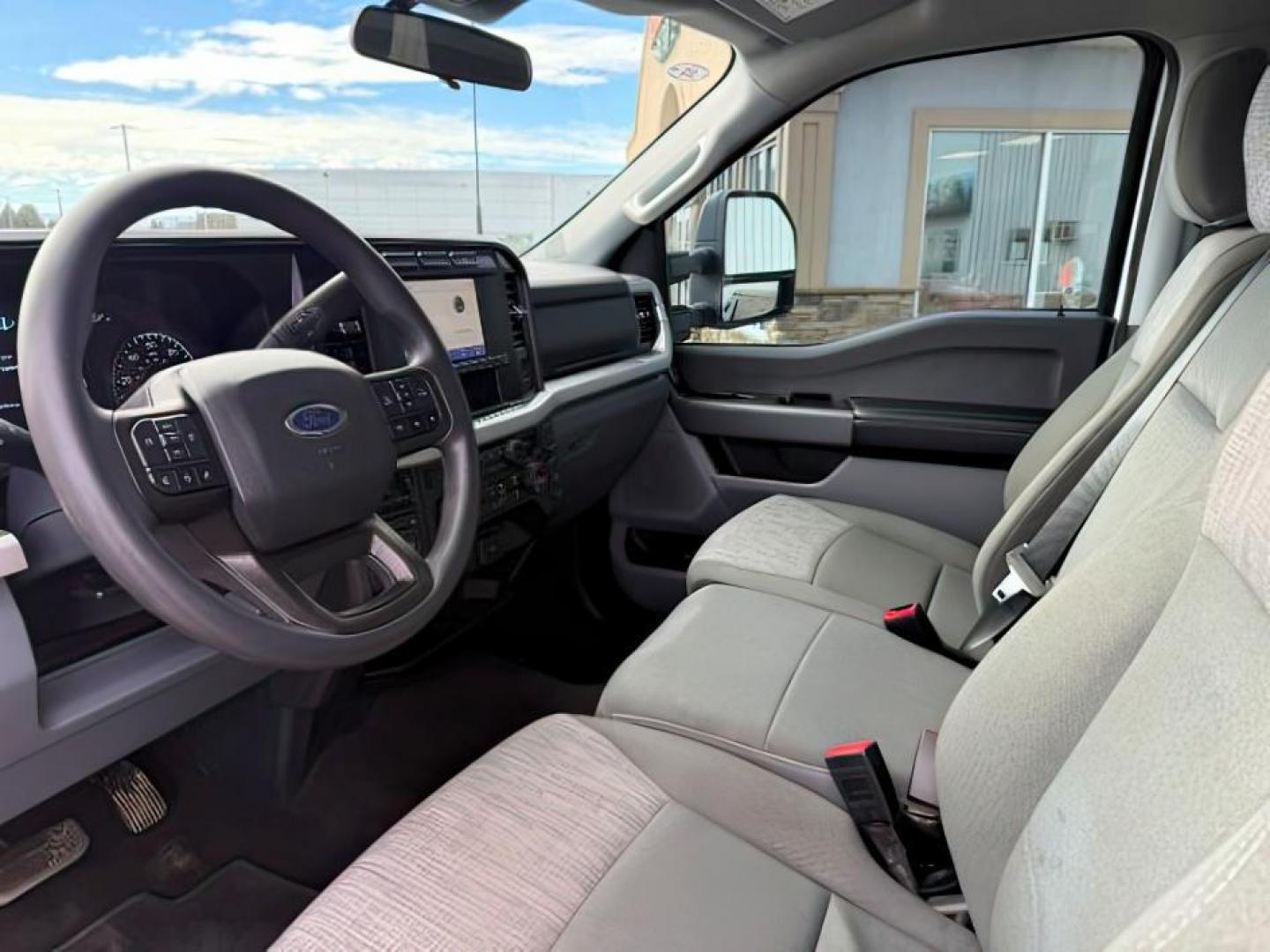 2024 WHITE /Medium Dark Slate Ford F-250 (1FT7W2BN8RE) with an 73L V-8 DEVCT variable valve control engine, Automatic transmission, located at 1175 N Woodruff Ave, Idaho Falls, ID, 83401, 43.506901, -111.999657 - At Timberline Auto, finding a great deal on your next vehicle is always easy! Our experienced sales staff's goal is to help find you the right vehicle at the right price! Our knowledgeable finance department has options for almost any credit score. We offer extended service contract options to prote - Photo#14