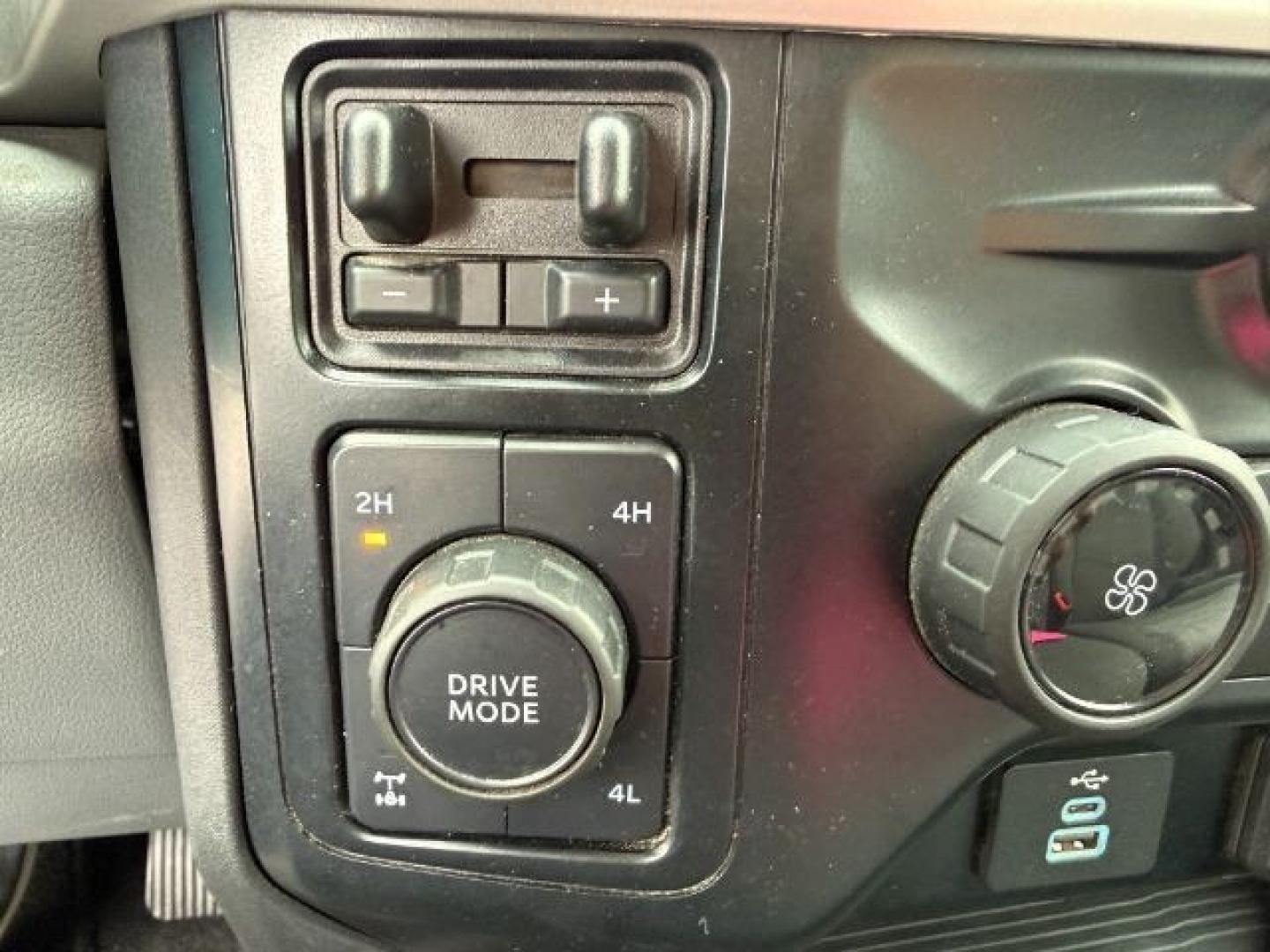 2023 SILVER /Medium Dark Slate Ford F-250 (1FT7W2BN9PE) with an 73L V-8 DEVCT variable valve control engine, Automatic transmission, located at 1175 N Woodruff Ave, Idaho Falls, ID, 83401, 43.506901, -111.999657 - At Timberline Auto, finding a great deal on your next vehicle is always easy! Our experienced sales staff's goal is to help find you the right vehicle at the right price! Our knowledgeable finance department has options for almost any credit score. We offer extended service contract options to prote - Photo#46