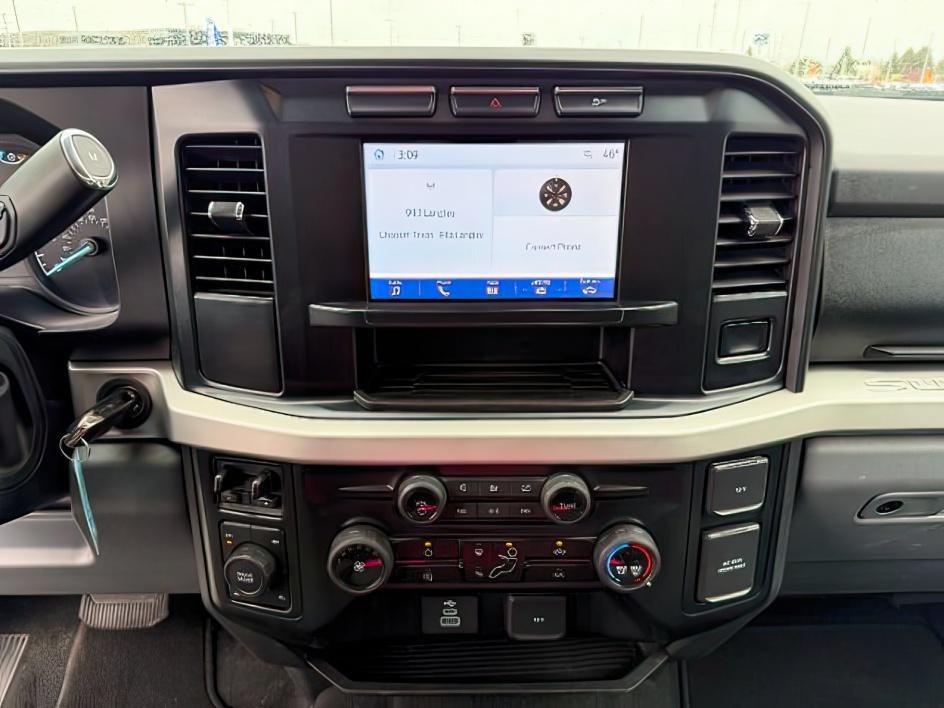 2023 SILVER /Medium Dark Slate Ford F-250 (1FT7W2BN9PE) with an 73L V-8 DEVCT variable valve control engine, Automatic transmission, located at 1175 N Woodruff Ave, Idaho Falls, ID, 83401, 43.506901, -111.999657 - Photo#16