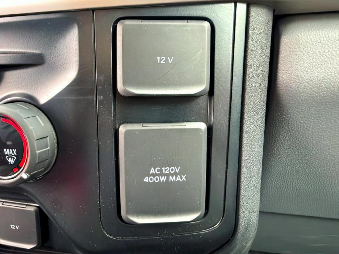 2023 SILVER /Medium Dark Slate Ford F-250 (1FT7W2BN9PE) with an 73L V-8 DEVCT variable valve control engine, Automatic transmission, located at 1175 N Woodruff Ave, Idaho Falls, ID, 83401, 43.506901, -111.999657 - At Timberline Auto, finding a great deal on your next vehicle is always easy! Our experienced sales staff's goal is to help find you the right vehicle at the right price! Our knowledgeable finance department has options for almost any credit score. We offer extended service contract options to prote - Photo#19