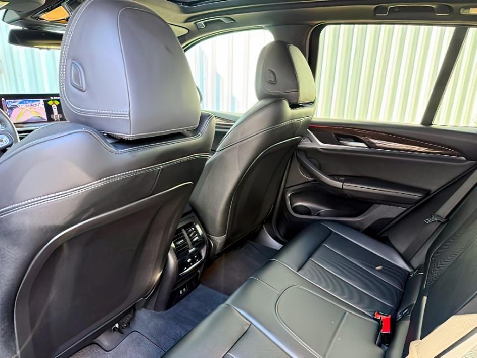 2024 BLACK /Black BMW X3 (5UX53DP08R9) with an 2L I-4 gasoline direct injection engine, Automatic transmission, located at 1175 N Woodruff Ave, Idaho Falls, ID, 83401, 43.506901, -111.999657 - At Timberline Auto, finding a great deal on your next vehicle is always easy! Our experienced sales staff's goal is to help find you the right vehicle at the right price! Our knowledgeable finance department has options for almost any credit score. We offer extended service contract options to prote - Photo#26