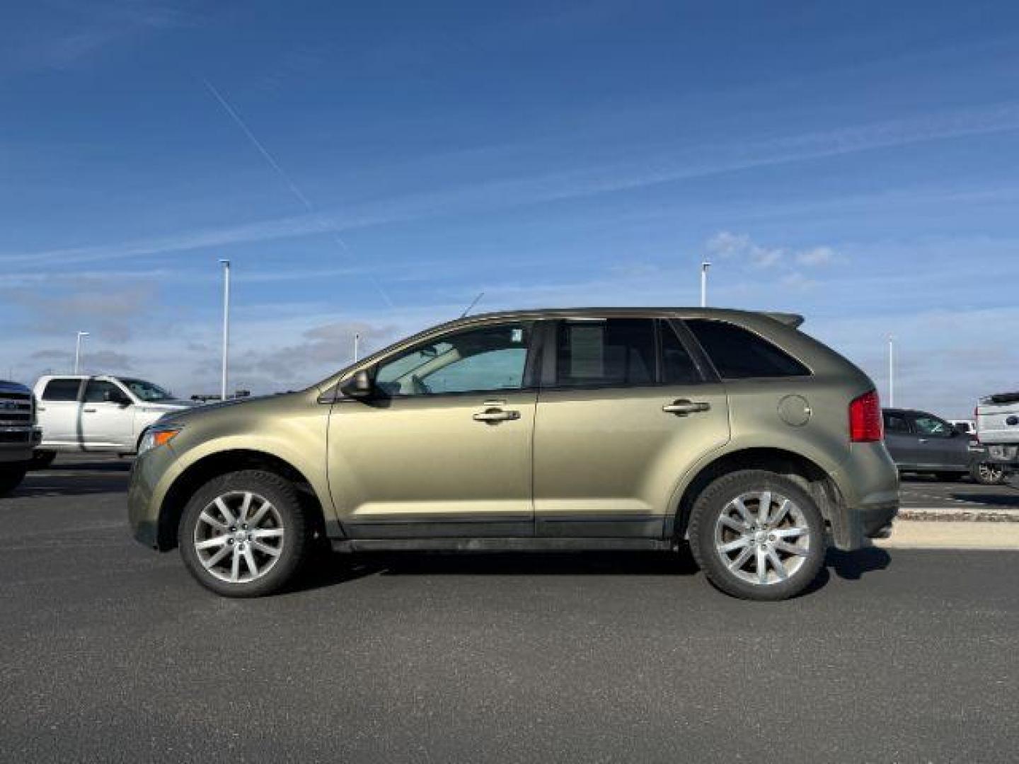 2013 GREEN /Charcoal Black Ford Edge (2FMDK4JC6DB) with an 35L V-6 DOHC engine, Automatic transmission, located at 1175 N Woodruff Ave, Idaho Falls, ID, 83401, 43.506901, -111.999657 - At Timberline Auto, finding a great deal on your next vehicle is always easy! Our experienced sales staff's goal is to help find you the right vehicle at the right price! Our knowledgeable finance department has options for almost any credit score. We offer extended service contract options to prote - Photo#1