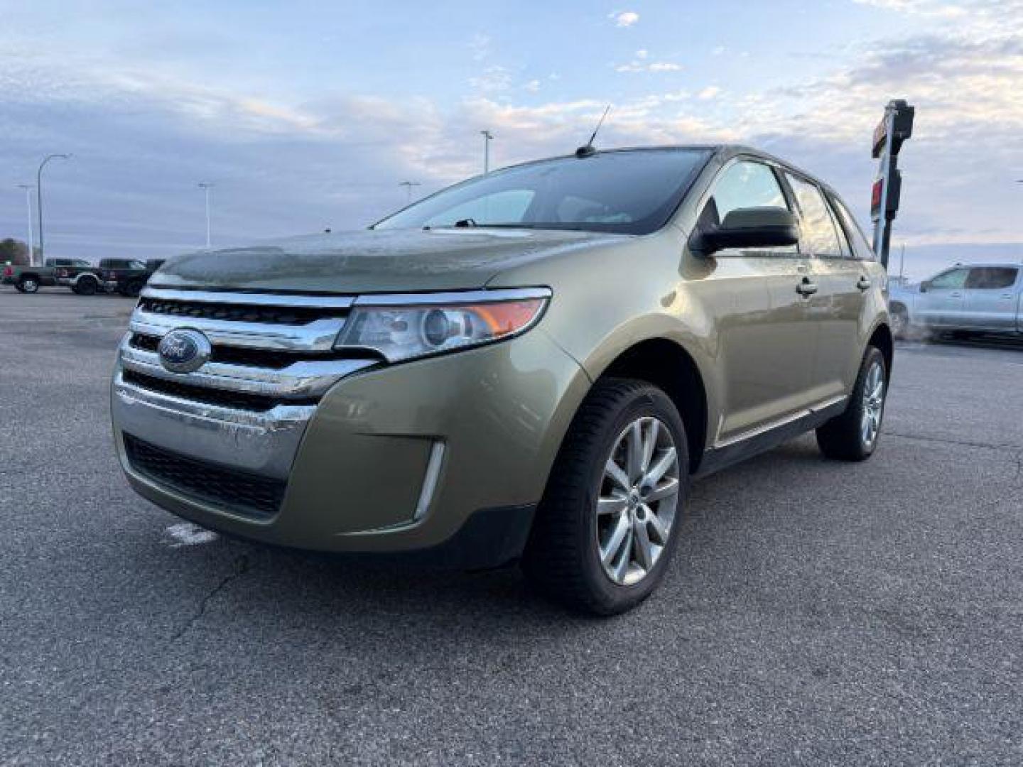 2013 GREEN /Charcoal Black Ford Edge (2FMDK4JC6DB) with an 35L V-6 DOHC engine, Automatic transmission, located at 1175 N Woodruff Ave, Idaho Falls, ID, 83401, 43.506901, -111.999657 - At Timberline Auto, finding a great deal on your next vehicle is always easy! Our experienced sales staff's goal is to help find you the right vehicle at the right price! Our knowledgeable finance department has options for almost any credit score. We offer extended service contract options to prote - Photo#25