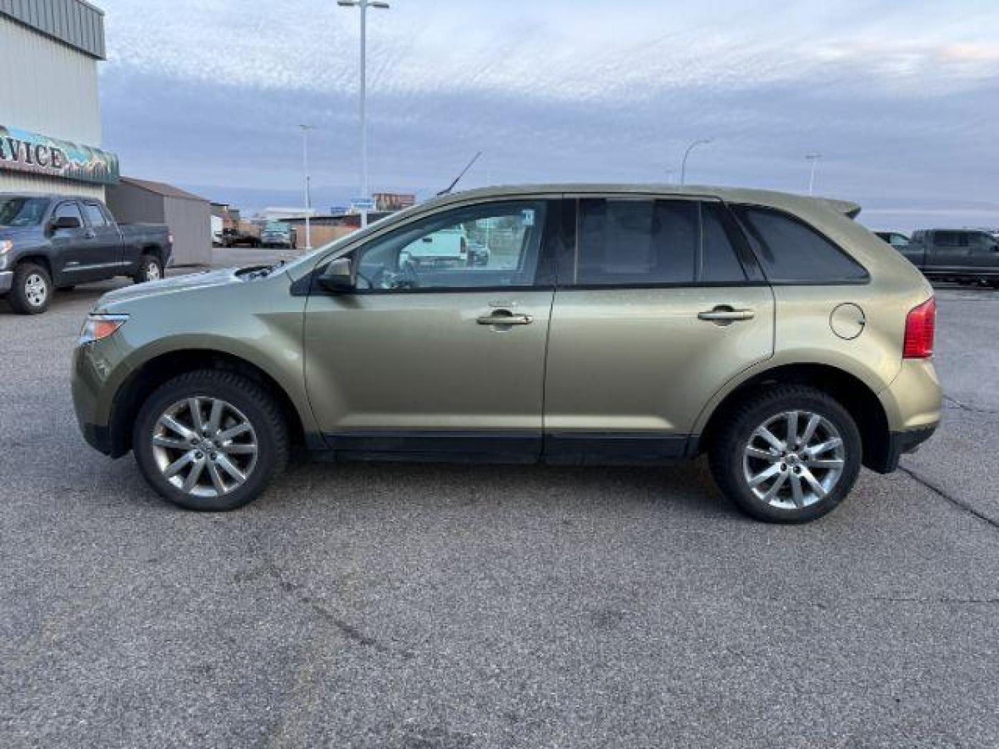 2013 GREEN /Charcoal Black Ford Edge (2FMDK4JC6DB) with an 35L V-6 DOHC engine, Automatic transmission, located at 1175 N Woodruff Ave, Idaho Falls, ID, 83401, 43.506901, -111.999657 - At Timberline Auto, finding a great deal on your next vehicle is always easy! Our experienced sales staff's goal is to help find you the right vehicle at the right price! Our knowledgeable finance department has options for almost any credit score. We offer extended service contract options to prote - Photo#26