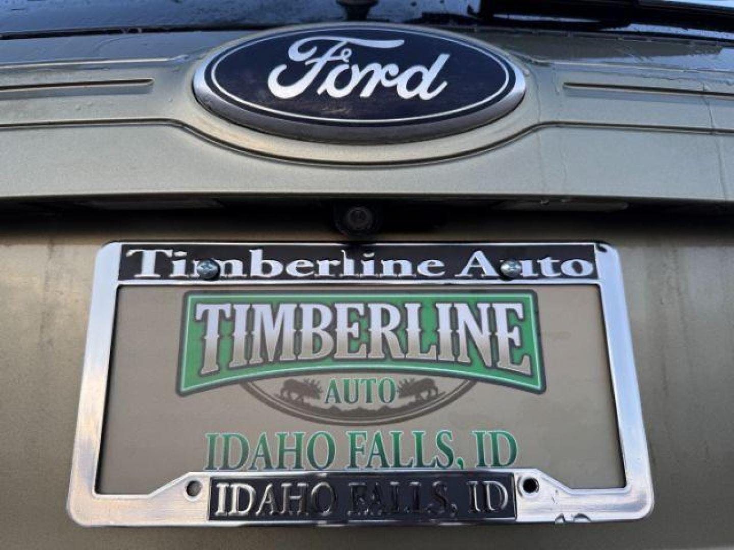 2013 GREEN /Charcoal Black Ford Edge (2FMDK4JC6DB) with an 35L V-6 DOHC engine, Automatic transmission, located at 1175 N Woodruff Ave, Idaho Falls, ID, 83401, 43.506901, -111.999657 - At Timberline Auto, finding a great deal on your next vehicle is always easy! Our experienced sales staff's goal is to help find you the right vehicle at the right price! Our knowledgeable finance department has options for almost any credit score. We offer extended service contract options to prote - Photo#29