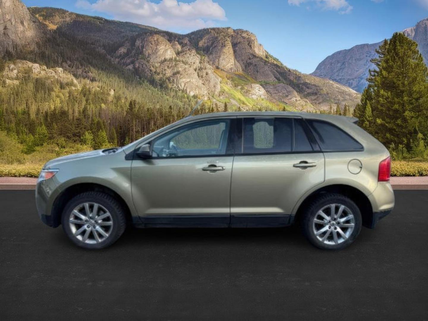 2013 GREEN /Charcoal Black Ford Edge (2FMDK4JC6DB) with an 35L V-6 DOHC engine, Automatic transmission, located at 1175 N Woodruff Ave, Idaho Falls, ID, 83401, 43.506901, -111.999657 - At Timberline Auto, finding a great deal on your next vehicle is always easy! Our experienced sales staff's goal is to help find you the right vehicle at the right price! Our knowledgeable finance department has options for almost any credit score. We offer extended service contract options to prote - Photo#1