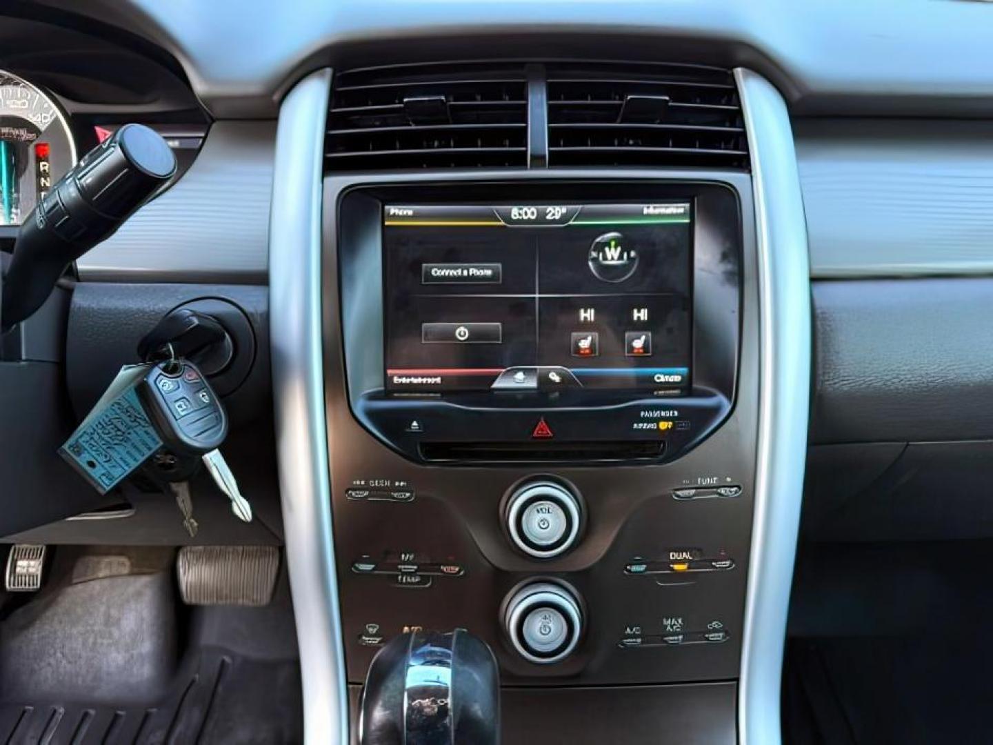 2013 GREEN /Charcoal Black Ford Edge (2FMDK4JC6DB) with an 35L V-6 DOHC engine, Automatic transmission, located at 1175 N Woodruff Ave, Idaho Falls, ID, 83401, 43.506901, -111.999657 - At Timberline Auto, finding a great deal on your next vehicle is always easy! Our experienced sales staff's goal is to help find you the right vehicle at the right price! Our knowledgeable finance department has options for almost any credit score. We offer extended service contract options to prote - Photo#18