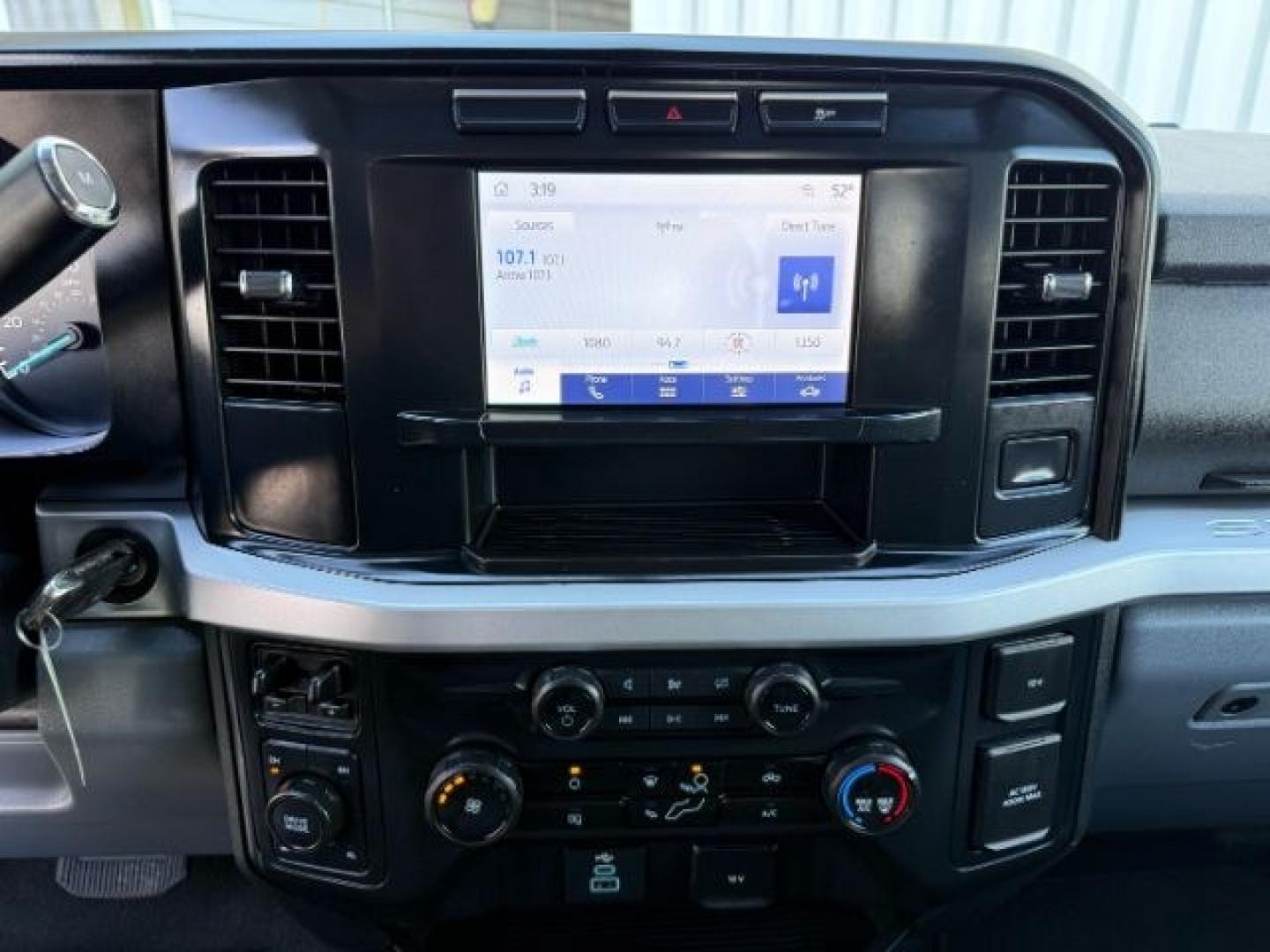 2024 Iconic Silver Metallic /Medium Dark Slate Ford F-250 (1FT7W2BN2RE) with an 73L V-8 DEVCT variable valve control engine, Automatic transmission, located at 1175 N Woodruff Ave, Idaho Falls, ID, 83401, 43.506901, -111.999657 - At Timberline Auto, finding a great deal on your next vehicle is always easy! Our experienced sales staff's goal is to help find you the right vehicle at the right price! Our knowledgeable finance department has options for almost any credit score. We offer extended service contract options to prote - Photo#44