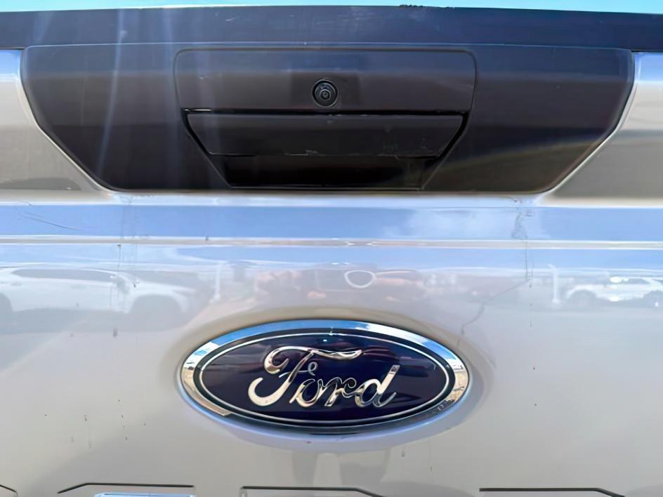 2024 SILVER /Medium Dark Slate Ford F-250 XLT (1FT7W2BN2RE) with an 7.3L V-8 DEVCT variable valve control engine, AUTOMATIC transmission, located at 1235 N Woodruff Ave., Idaho Falls, 83401, (208) 523-1053, 43.507172, -112.000488 - This 2024 Ford F-250 Super Duty is a modern heavy-duty pickup built for serious capability, strength, and everyday usability. Designed on Ford's latest Super Duty platform, it delivers confident performance for towing, hauling, and job site demands while still offering refined comfort for daily driv- Photo#4