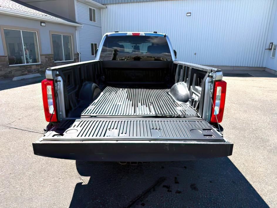 2024 SILVER /Medium Dark Slate Ford F-250 XLT (1FT7W2BN2RE) with an 7.3L V-8 DEVCT variable valve control engine, AUTOMATIC transmission, located at 1235 N Woodruff Ave., Idaho Falls, 83401, (208) 523-1053, 43.507172, -112.000488 - This 2024 Ford F-250 Super Duty is a modern heavy-duty pickup built for serious capability, strength, and everyday usability. Designed on Ford's latest Super Duty platform, it delivers confident performance for towing, hauling, and job site demands while still offering refined comfort for daily driv- Photo#5