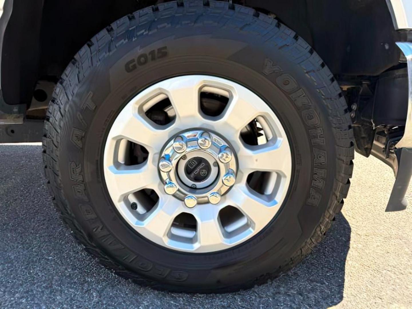 2024 Iconic Silver Metallic /Medium Dark Slate Ford F-250 (1FT7W2BN2RE) with an 73L V-8 DEVCT variable valve control engine, Automatic transmission, located at 1175 N Woodruff Ave, Idaho Falls, ID, 83401, 43.506901, -111.999657 - At Timberline Auto, finding a great deal on your next vehicle is always easy! Our experienced sales staff's goal is to help find you the right vehicle at the right price! Our knowledgeable finance department has options for almost any credit score. We offer extended service contract options to prote - Photo#11