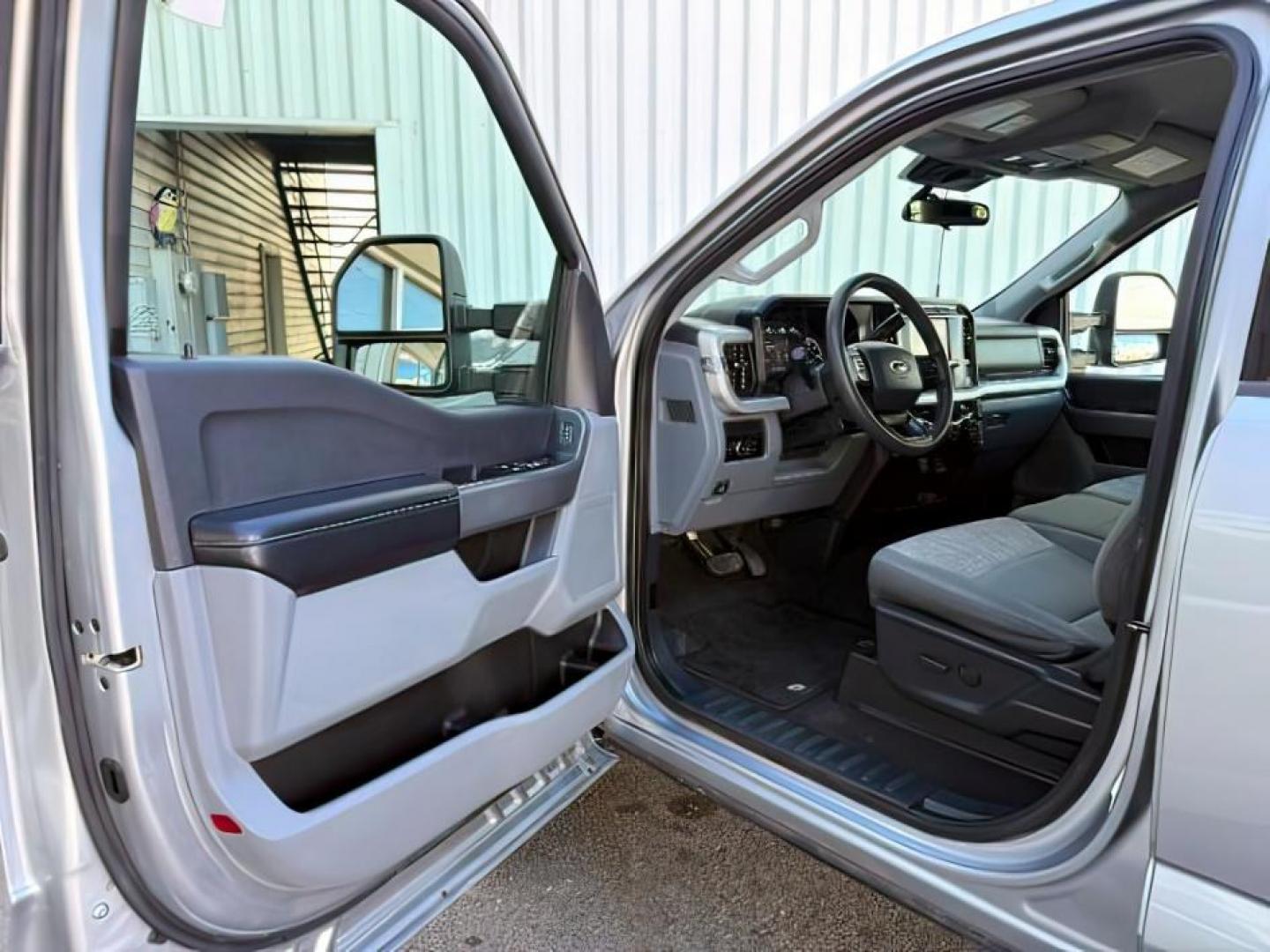 2024 Iconic Silver Metallic /Medium Dark Slate Ford F-250 (1FT7W2BN2RE) with an 73L V-8 DEVCT variable valve control engine, Automatic transmission, located at 1175 N Woodruff Ave, Idaho Falls, ID, 83401, 43.506901, -111.999657 - At Timberline Auto, finding a great deal on your next vehicle is always easy! Our experienced sales staff's goal is to help find you the right vehicle at the right price! Our knowledgeable finance department has options for almost any credit score. We offer extended service contract options to prote - Photo#12