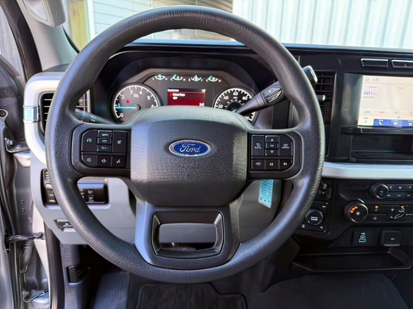 2024 Iconic Silver Metallic /Medium Dark Slate Ford F-250 (1FT7W2BN2RE) with an 73L V-8 DEVCT variable valve control engine, Automatic transmission, located at 1175 N Woodruff Ave, Idaho Falls, ID, 83401, 43.506901, -111.999657 - At Timberline Auto, finding a great deal on your next vehicle is always easy! Our experienced sales staff's goal is to help find you the right vehicle at the right price! Our knowledgeable finance department has options for almost any credit score. We offer extended service contract options to prote - Photo#15