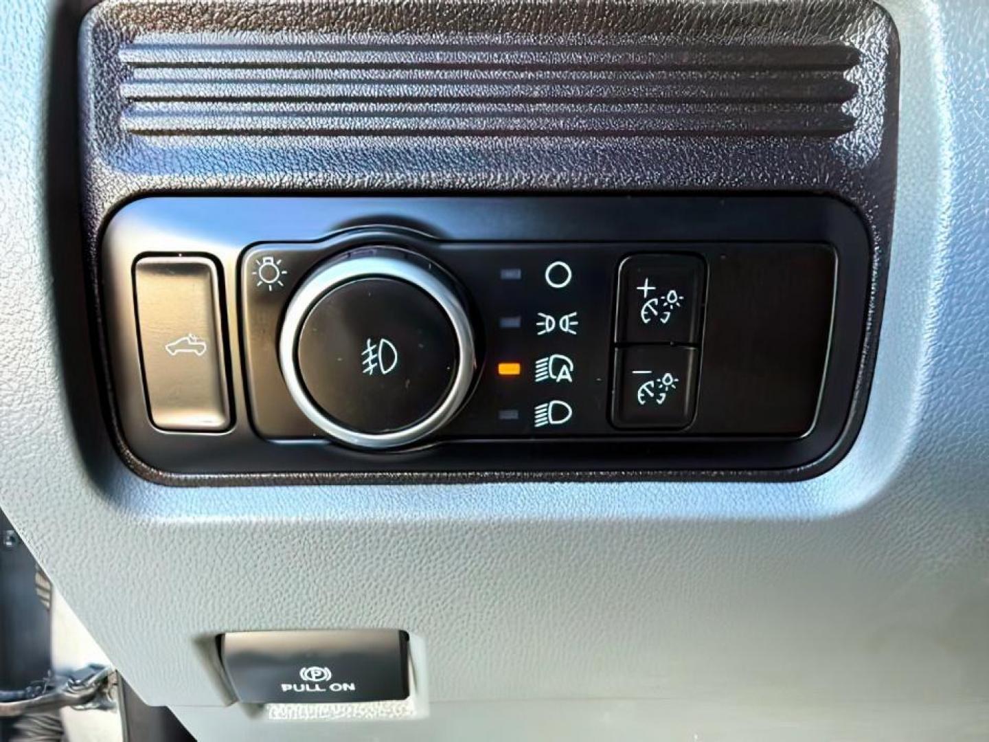2024 Iconic Silver Metallic /Medium Dark Slate Ford F-250 (1FT7W2BN2RE) with an 73L V-8 DEVCT variable valve control engine, Automatic transmission, located at 1175 N Woodruff Ave, Idaho Falls, ID, 83401, 43.506901, -111.999657 - At Timberline Auto, finding a great deal on your next vehicle is always easy! Our experienced sales staff's goal is to help find you the right vehicle at the right price! Our knowledgeable finance department has options for almost any credit score. We offer extended service contract options to prote - Photo#21