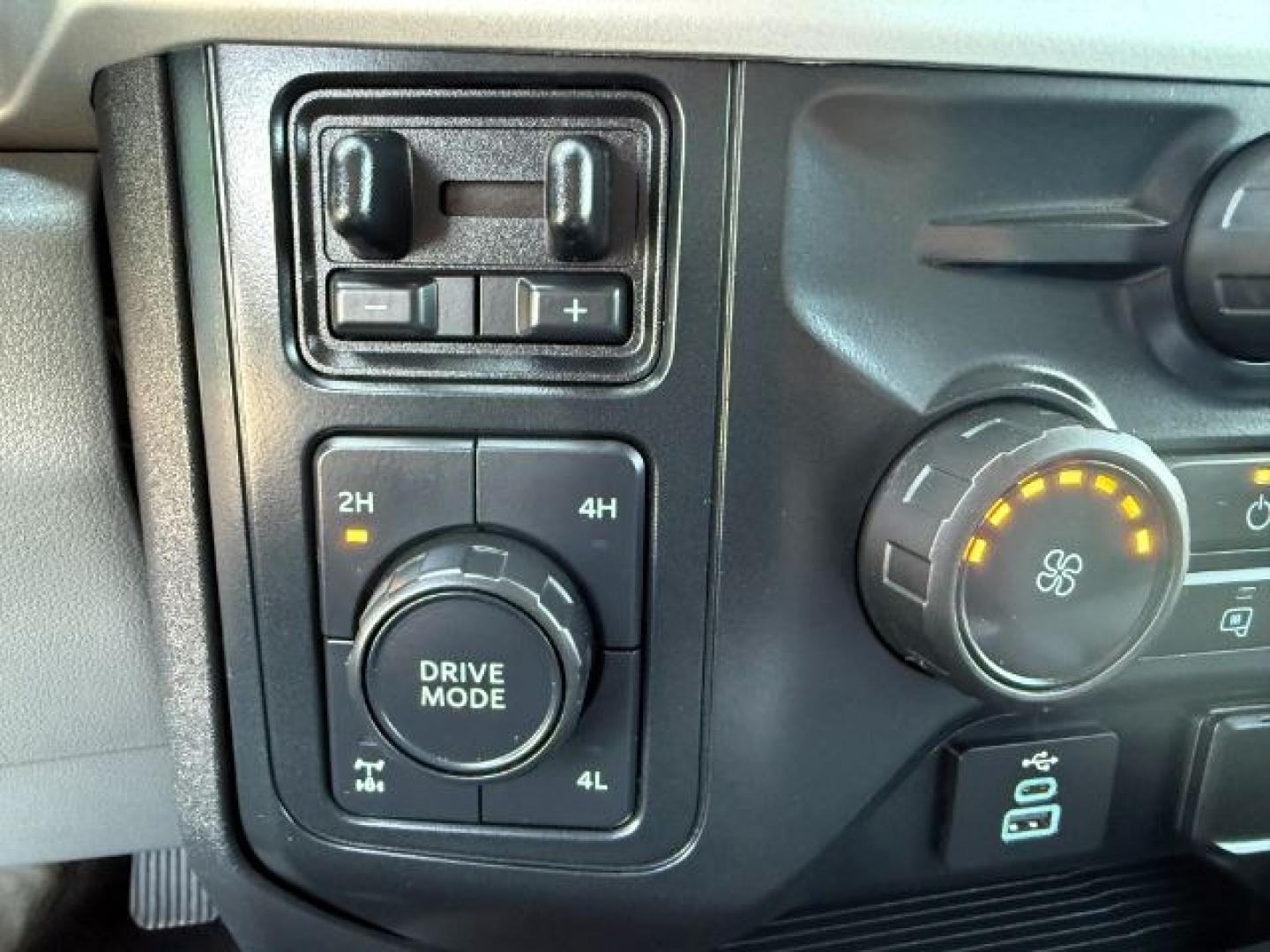 2024 SILVER /Medium Dark Slate Ford F-250 XLT (1FT7W2BN2RE) with an 7.3L V-8 DEVCT variable valve control engine, AUTOMATIC transmission, located at 1235 N Woodruff Ave., Idaho Falls, 83401, (208) 523-1053, 43.507172, -112.000488 - At Timberline Auto, finding a great deal on your next vehicle is always easy! Our experienced sales staff goal is to help find you the right vehicle at the right price! Our knowledgeable finance department has options for almost any credit score. We offer extended service contract options to prot - Photo#46