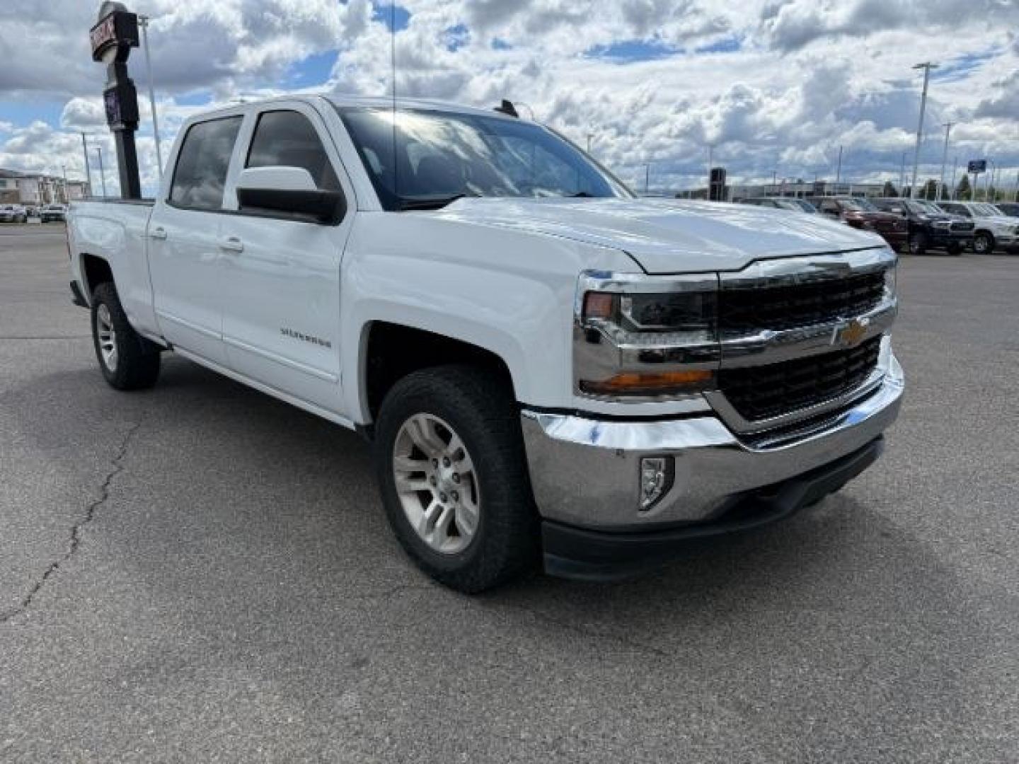 2017 WHITE /Jet Black Chevrolet Silverado 1500 1LT (1GCUKREC7HF) with an EcoTec3 5.3L V-8 gasoline direct injection engine, AUTOMATIC transmission, located at 1235 N Woodruff Ave., Idaho Falls, 83401, (208) 523-1053, 43.507172, -112.000488 - Photo#9