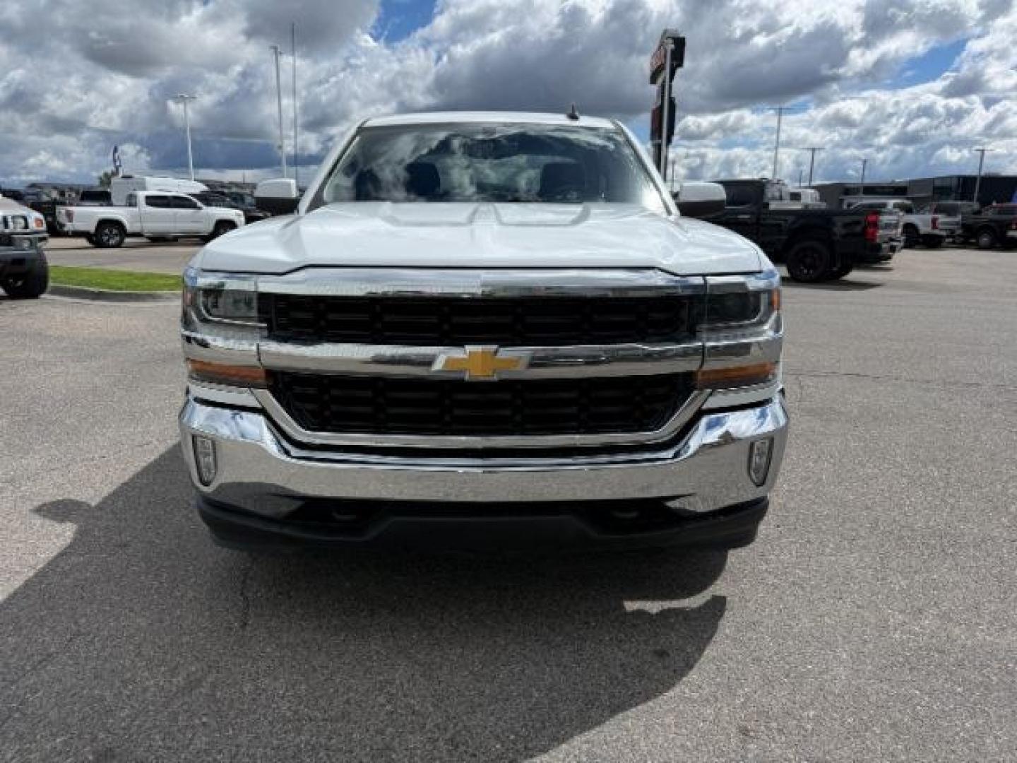 2017 WHITE /Jet Black Chevrolet Silverado 1500 1LT (1GCUKREC7HF) with an EcoTec3 5.3L V-8 gasoline direct injection engine, AUTOMATIC transmission, located at 1235 N Woodruff Ave., Idaho Falls, 83401, (208) 523-1053, 43.507172, -112.000488 - Photo#10