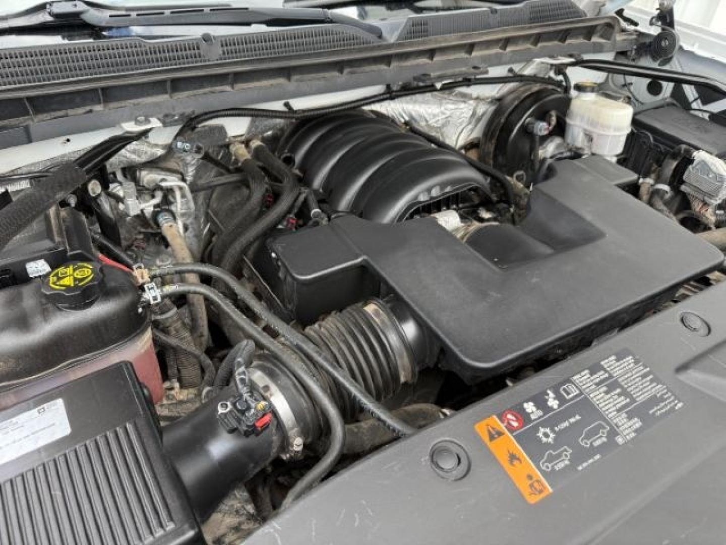 2017 WHITE /Jet Black Chevrolet Silverado 1500 1LT (1GCUKREC7HF) with an EcoTec3 5.3L V-8 gasoline direct injection engine, AUTOMATIC transmission, located at 1235 N Woodruff Ave., Idaho Falls, 83401, (208) 523-1053, 43.507172, -112.000488 - Photo#26