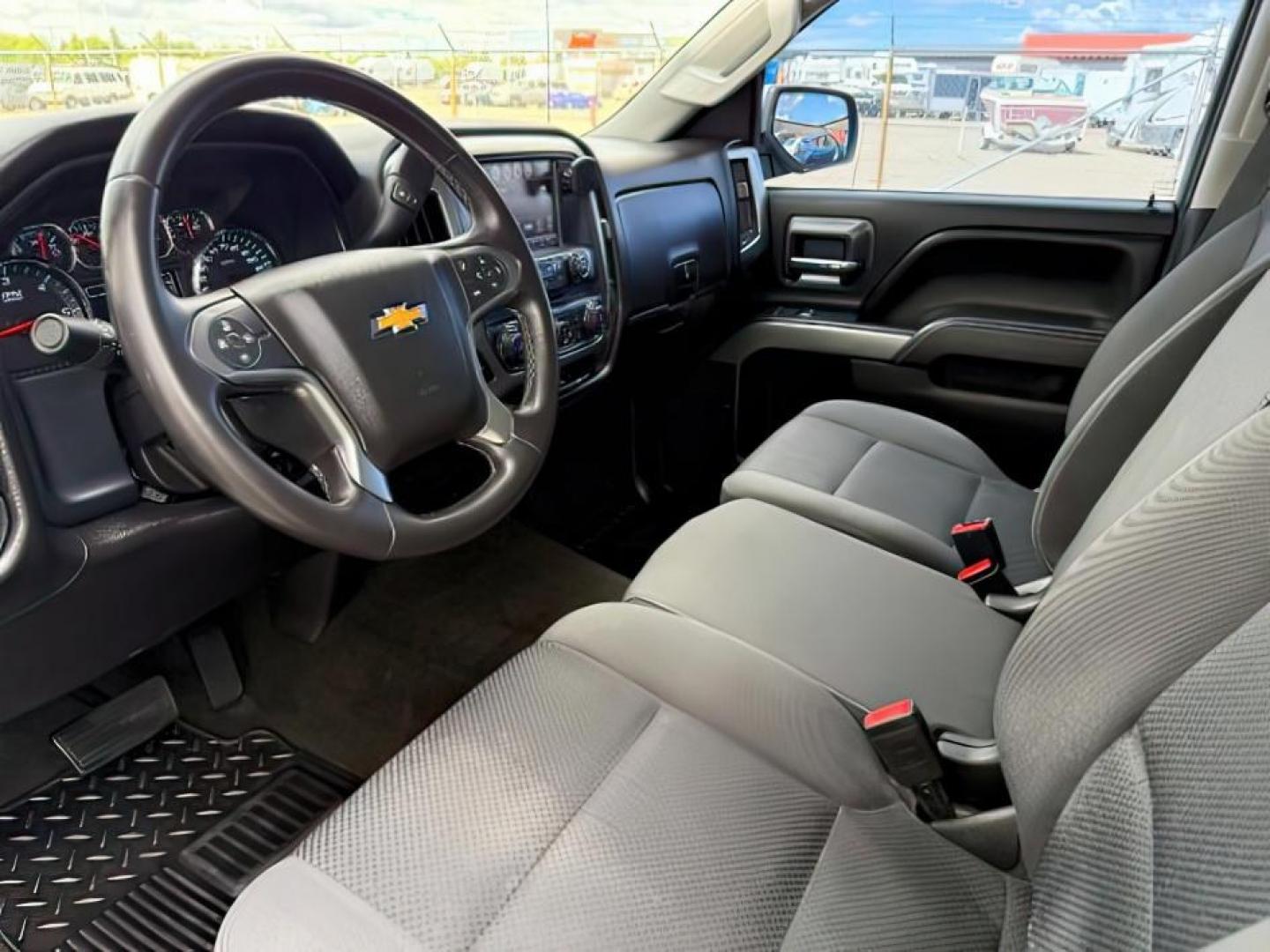 2017 WHITE /Jet Black Chevrolet Silverado 1500 (1GCUKREC7HF) with an EcoTec3 53L V-8 gasoline direct injection engine, Automatic transmission, located at 1175 N Woodruff Ave, Idaho Falls, ID, 83401, 43.506901, -111.999657 - Powered by an EcoTec3 5.3L V8 gasoline direct injection engine paired with an automatic transmission. 4x4 half-ton pickup built for towing, hauling, and everyday durability with strong V8 performance. Features include touchscreen infotainment, Bluetooth connectivity, rearview camera, cruise control,- Photo#13