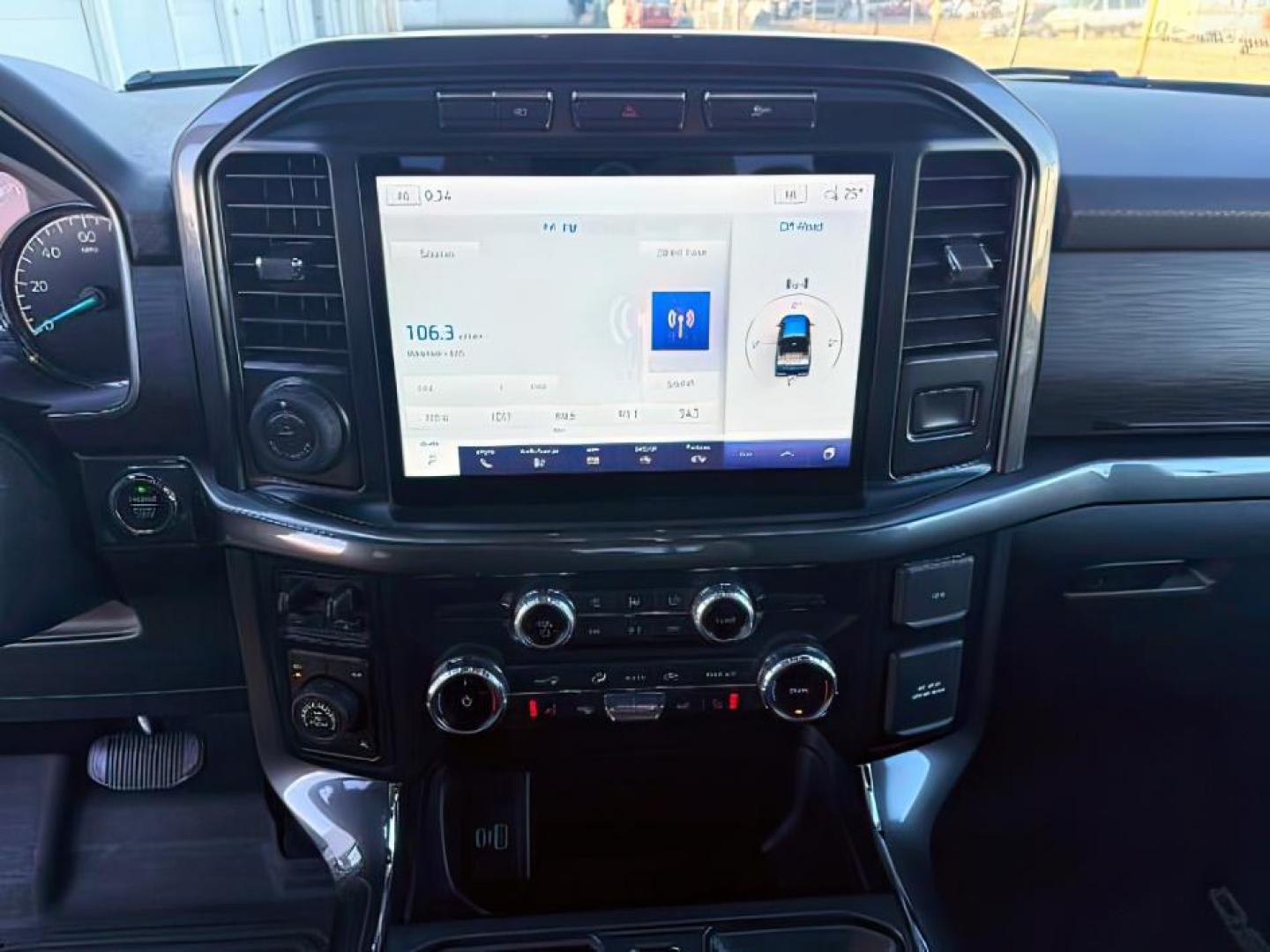 2022 RED /Black Ford F-150 (1FTFW1E85NK) with an EcoBoost 35L V-6 portdirect injection engine, Automatic transmission, located at 1175 N Woodruff Ave, Idaho Falls, ID, 83401, 43.506901, -111.999657 - At Timberline Auto, finding a great deal on your next vehicle is always easy! Our experienced sales staff's goal is to help find you the right vehicle at the right price! Our knowledgeable finance department has options for almost any credit score. We offer extended service contract options to prote - Photo#16