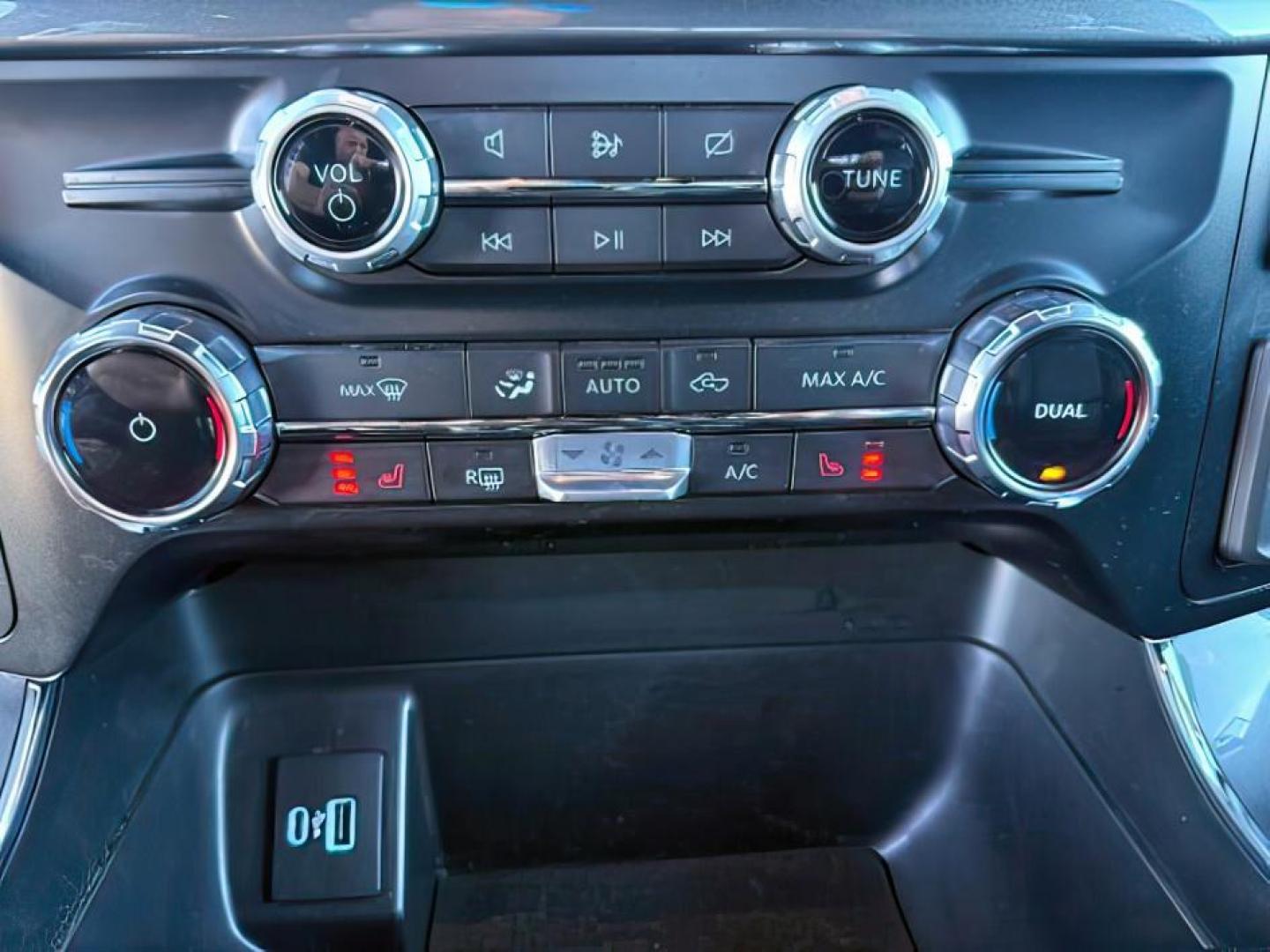 2022 RED /Black Ford F-150 (1FTFW1E85NK) with an EcoBoost 35L V-6 portdirect injection engine, Automatic transmission, located at 1175 N Woodruff Ave, Idaho Falls, ID, 83401, 43.506901, -111.999657 - At Timberline Auto, finding a great deal on your next vehicle is always easy! Our experienced sales staff's goal is to help find you the right vehicle at the right price! Our knowledgeable finance department has options for almost any credit score. We offer extended service contract options to prote - Photo#18