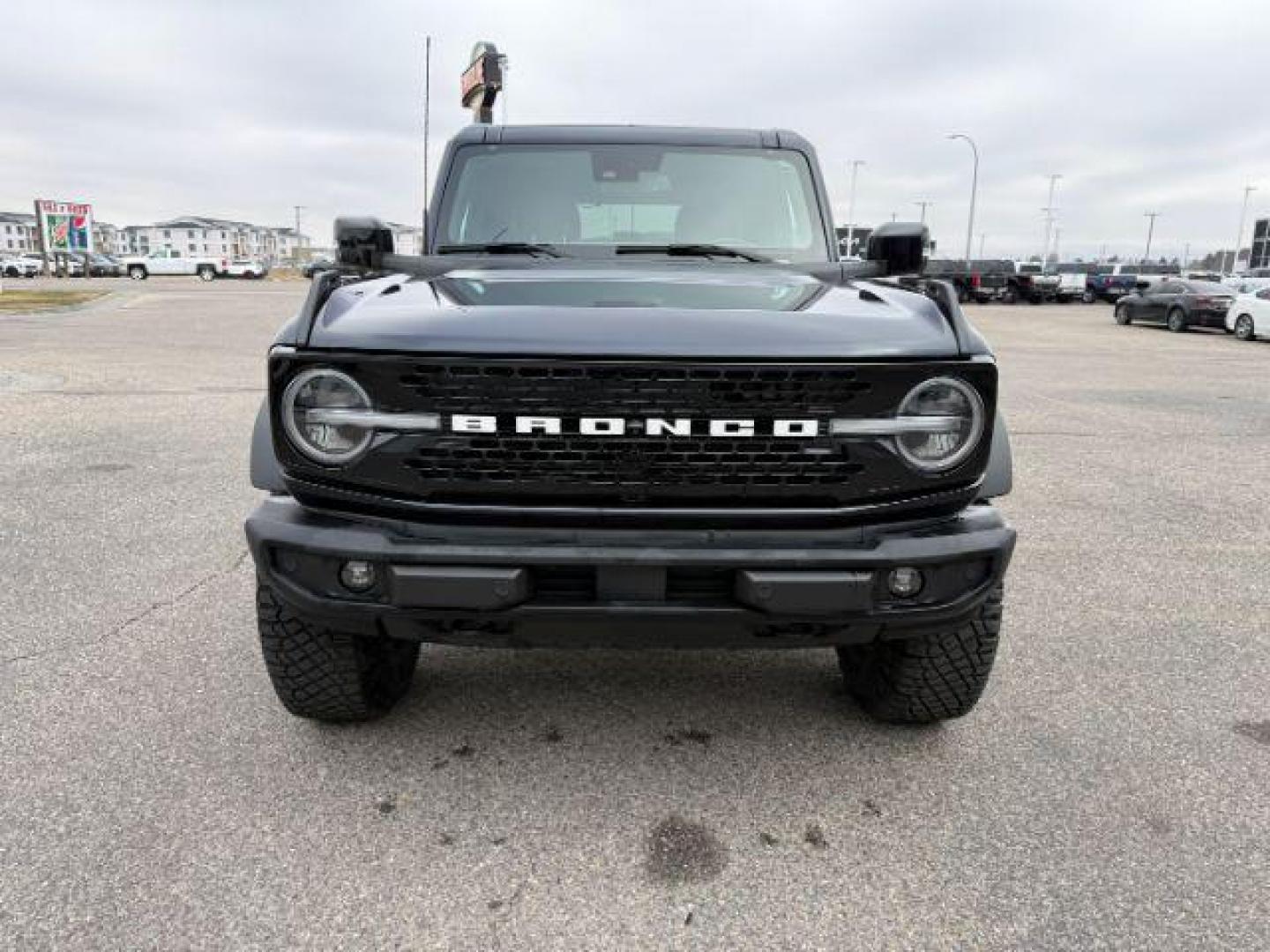 2021 BLUE /Medium Sandstone w/Black Onyx Ford Bronco (1FMEE5DP7ML) with an EcoBoost 27L V-6 portdirect injection engine, Automatic transmission, located at 1175 N Woodruff Ave, Idaho Falls, ID, 83401, 43.506901, -111.999657 - At Timberline Auto, finding a great deal on your next vehicle is always easy! Our experienced sales staff's goal is to help find you the right vehicle at the right price! Our knowledgeable finance department has options for almost any credit score. We offer extended service contract options to prote - Photo#9
