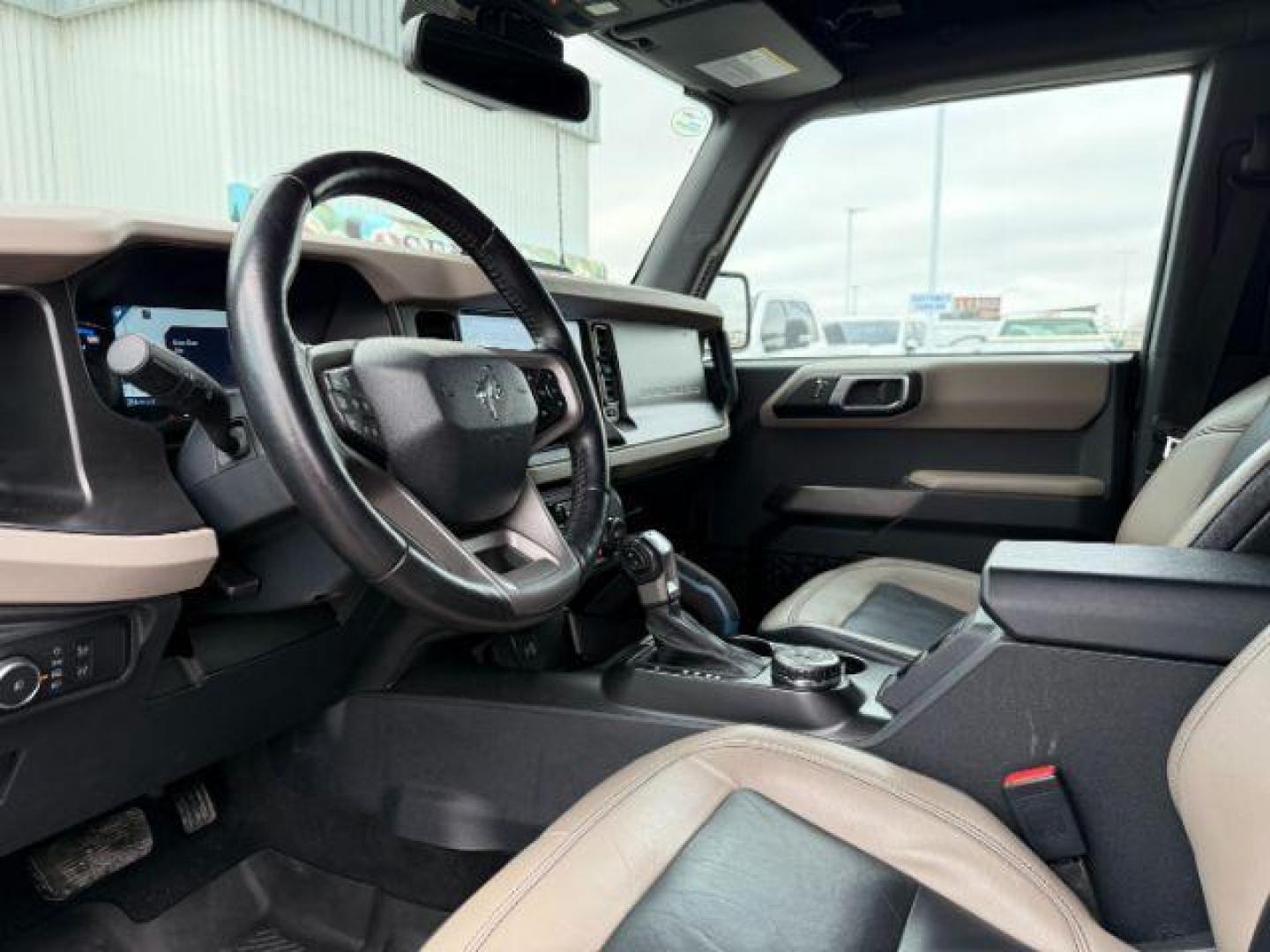 2021 BLUE /Medium Sandstone w/Black Onyx Ford Bronco (1FMEE5DP7ML) with an EcoBoost 27L V-6 portdirect injection engine, Automatic transmission, located at 1175 N Woodruff Ave, Idaho Falls, ID, 83401, 43.506901, -111.999657 - At Timberline Auto, finding a great deal on your next vehicle is always easy! Our experienced sales staff's goal is to help find you the right vehicle at the right price! Our knowledgeable finance department has options for almost any credit score. We offer extended service contract options to prote - Photo#14