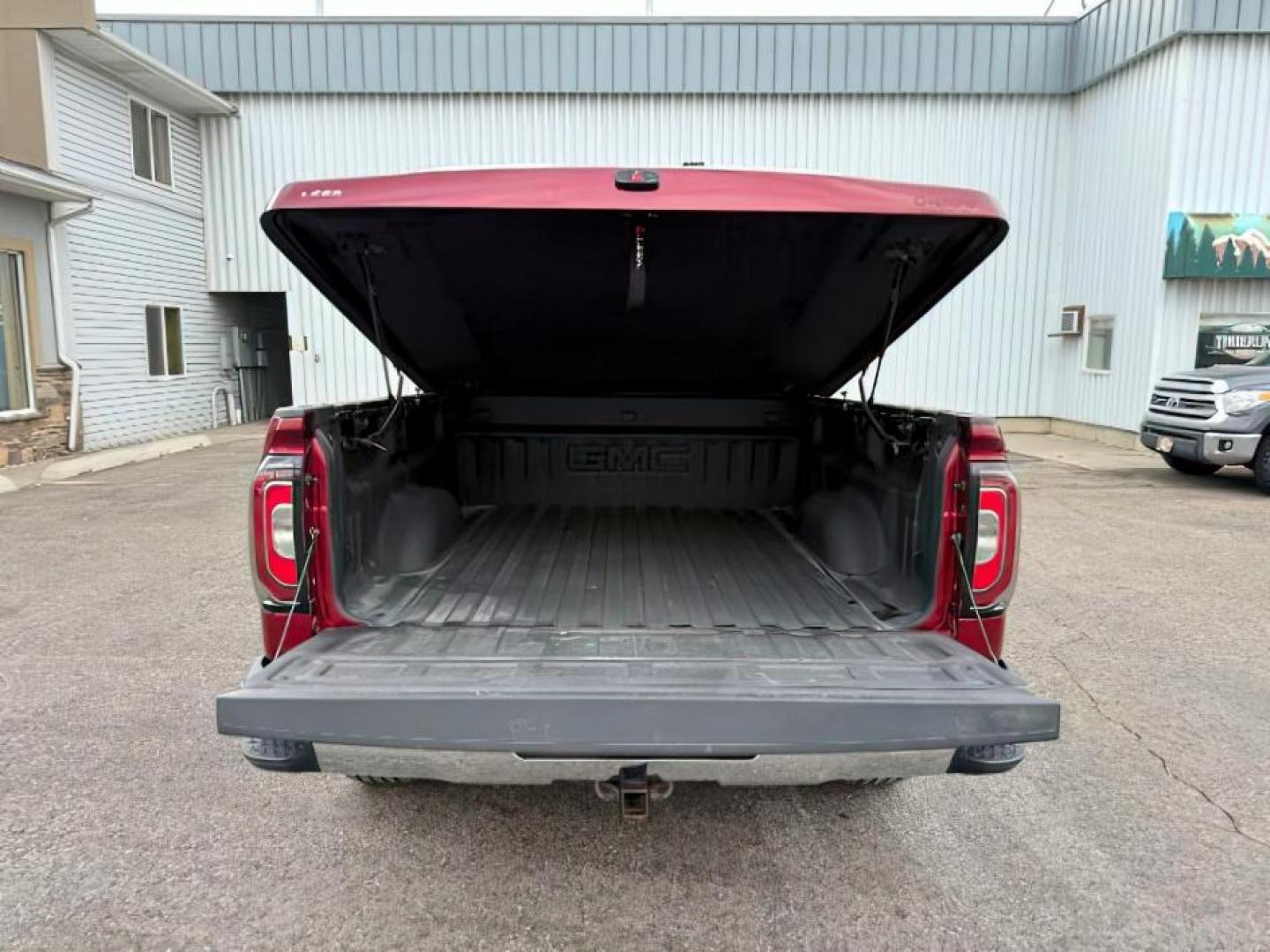 2017 RED /Jet Black GMC Sierra 1500 (1GTV2NEC1HZ) with an 53L V8 VORTEC engine, Automatic transmission, located at 1175 N Woodruff Ave, Idaho Falls, ID, 83401, 43.506901, -111.999657 - At Timberline Auto, finding a great deal on your next vehicle is always easy! Our experienced sales staff's goal is to help find you the right vehicle at the right price! Our knowledgeable finance department has options for almost any credit score. We offer extended service contract options to prote - Photo#5