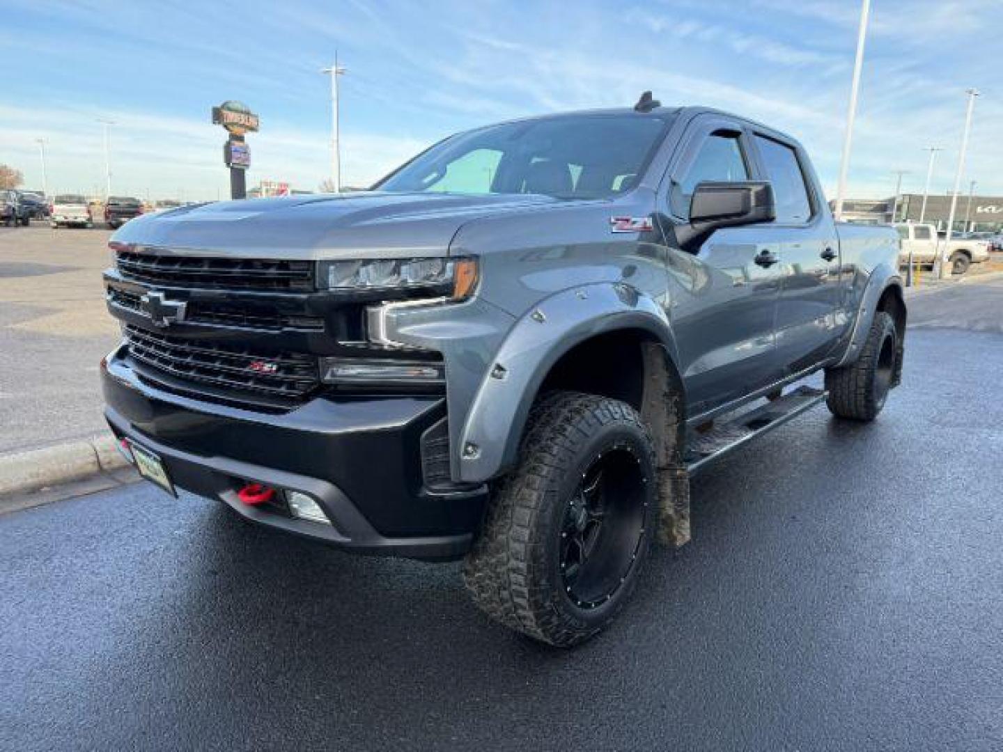 2021 GRAY /Jet Black Chevrolet Silverado 1500 (1GCPYFED5MZ) with an EcoTec3 62L V-8 gasoline direct injection engine, Automatic transmission, located at 1175 N Woodruff Ave, Idaho Falls, ID, 83401, 43.506901, -111.999657 - At Timberline Auto, finding a great deal on your next vehicle is always easy! Our experienced sales staff's goal is to help find you the right vehicle at the right price! Our knowledgeable finance department has options for almost any credit score. We offer extended service contract options to prote - Photo#23