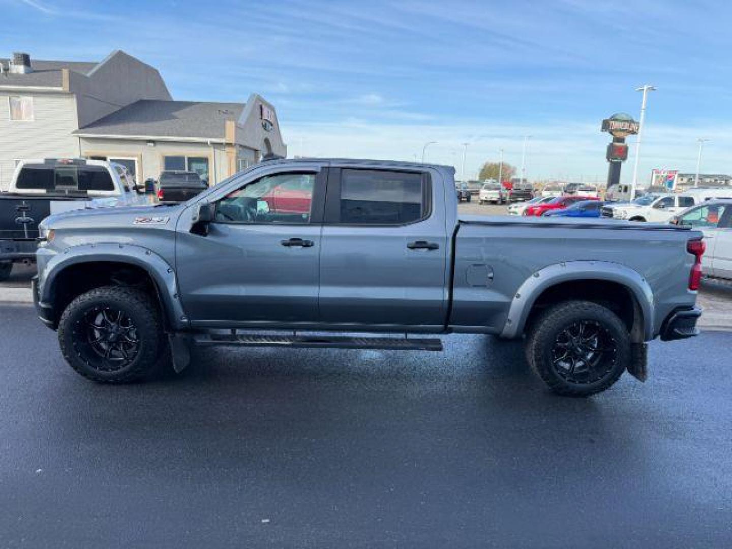 2021 GRAY /Jet Black Chevrolet Silverado 1500 (1GCPYFED5MZ) with an EcoTec3 62L V-8 gasoline direct injection engine, Automatic transmission, located at 1175 N Woodruff Ave, Idaho Falls, ID, 83401, 43.506901, -111.999657 - At Timberline Auto, finding a great deal on your next vehicle is always easy! Our experienced sales staff's goal is to help find you the right vehicle at the right price! Our knowledgeable finance department has options for almost any credit score. We offer extended service contract options to prote - Photo#24