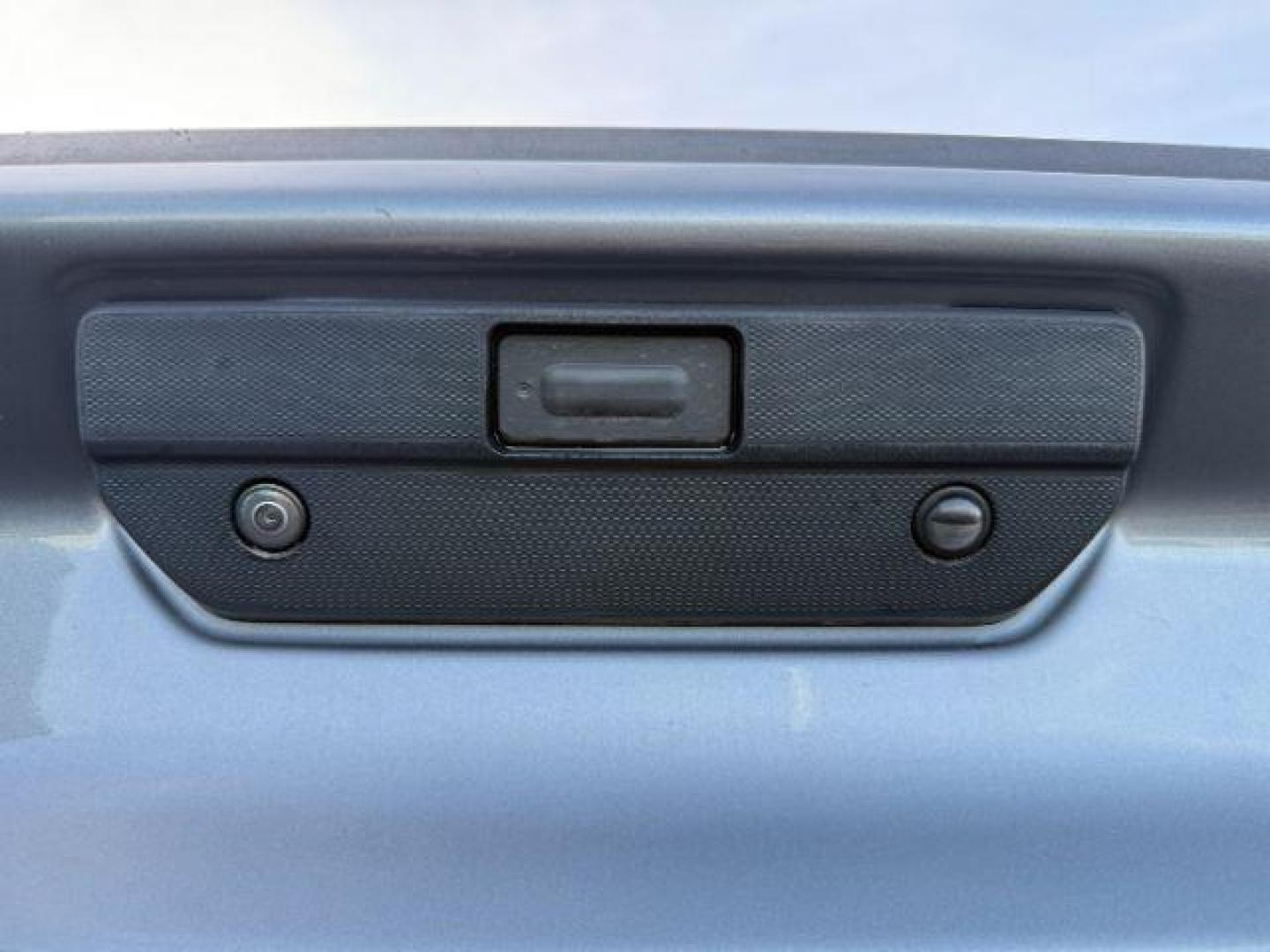 2021 GRAY /Jet Black Chevrolet Silverado 1500 (1GCPYFED5MZ) with an EcoTec3 62L V-8 gasoline direct injection engine, Automatic transmission, located at 1175 N Woodruff Ave, Idaho Falls, ID, 83401, 43.506901, -111.999657 - At Timberline Auto, finding a great deal on your next vehicle is always easy! Our experienced sales staff's goal is to help find you the right vehicle at the right price! Our knowledgeable finance department has options for almost any credit score. We offer extended service contract options to prote - Photo#27