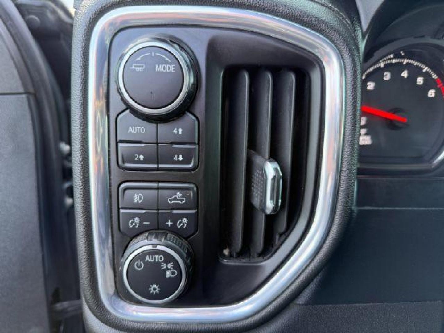 2021 GRAY /Jet Black Chevrolet Silverado 1500 (1GCPYFED5MZ) with an EcoTec3 62L V-8 gasoline direct injection engine, Automatic transmission, located at 1175 N Woodruff Ave, Idaho Falls, ID, 83401, 43.506901, -111.999657 - At Timberline Auto, finding a great deal on your next vehicle is always easy! Our experienced sales staff's goal is to help find you the right vehicle at the right price! Our knowledgeable finance department has options for almost any credit score. We offer extended service contract options to prote - Photo#42