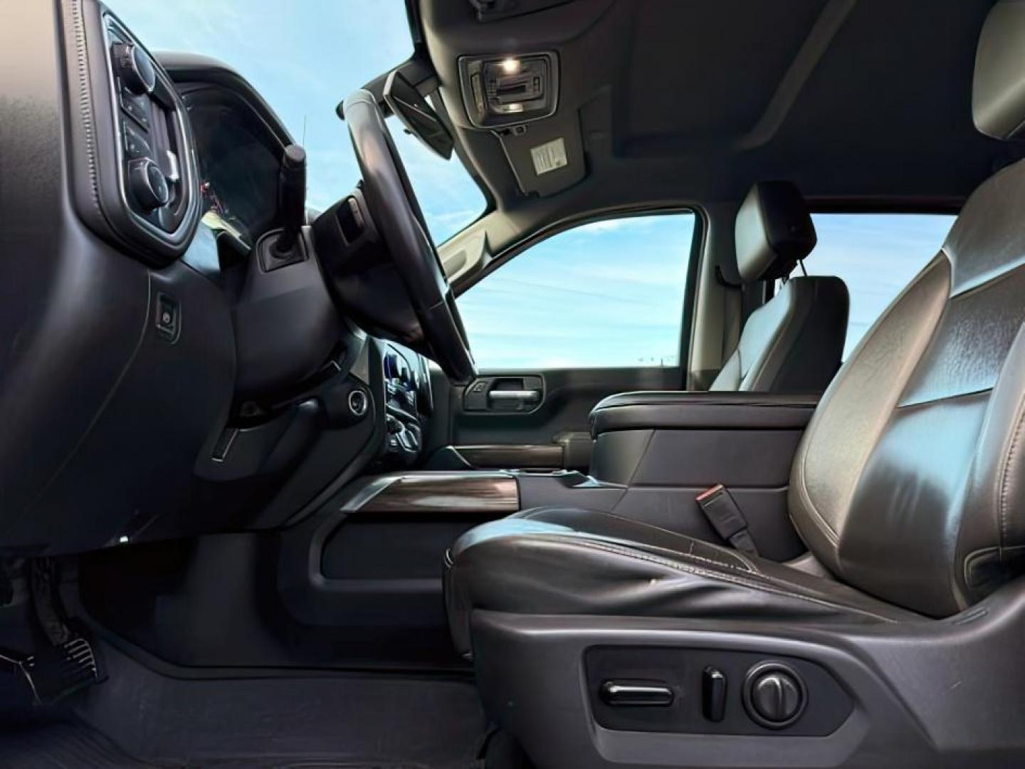 2021 GRAY /Jet Black Chevrolet Silverado 1500 (1GCPYFED5MZ) with an EcoTec3 62L V-8 gasoline direct injection engine, Automatic transmission, located at 1175 N Woodruff Ave, Idaho Falls, ID, 83401, 43.506901, -111.999657 - At Timberline Auto, finding a great deal on your next vehicle is always easy! Our experienced sales staff's goal is to help find you the right vehicle at the right price! Our knowledgeable finance department has options for almost any credit score. We offer extended service contract options to prote - Photo#9