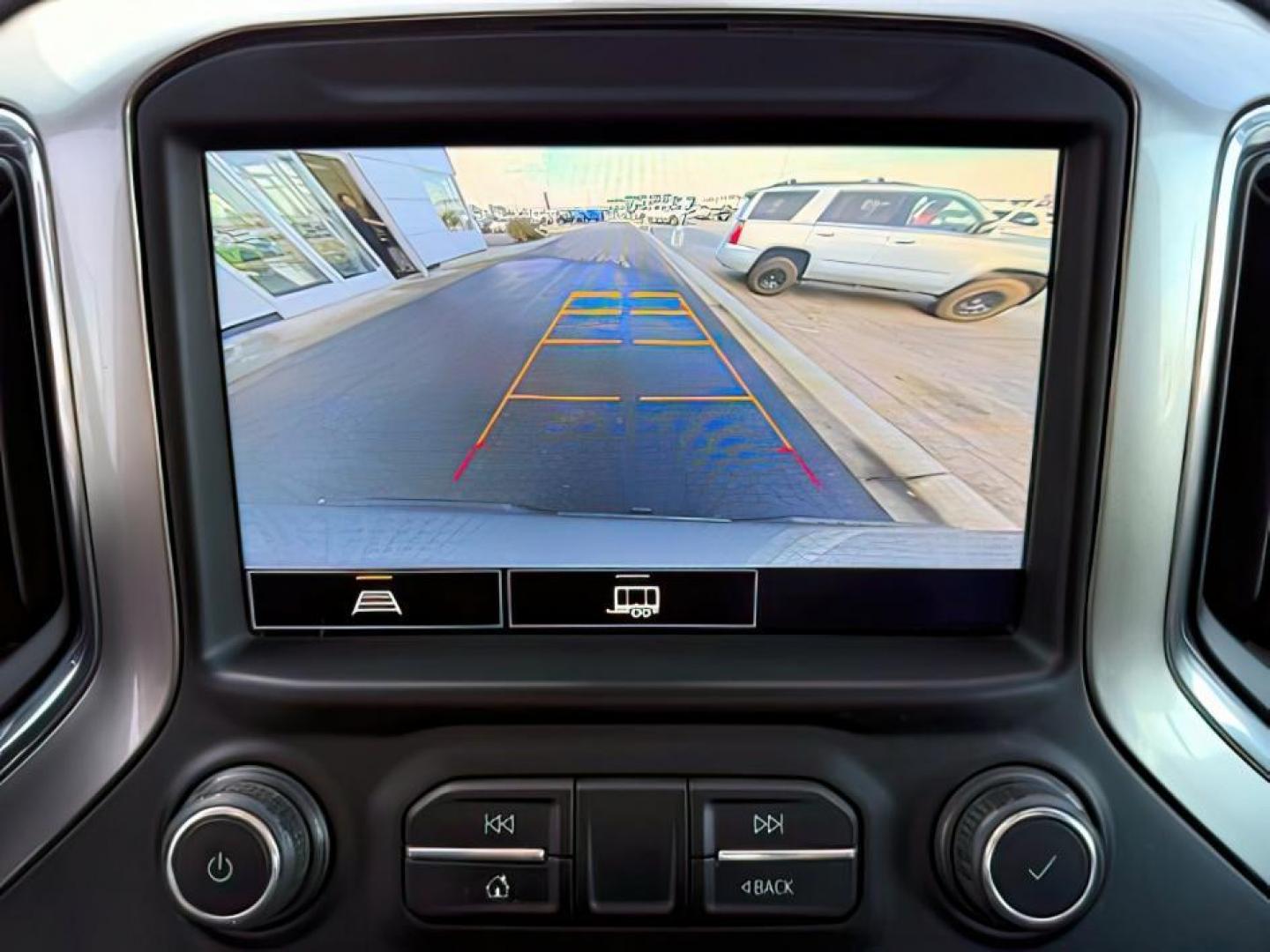 2021 GRAY /Jet Black Chevrolet Silverado 1500 (1GCPYFED5MZ) with an EcoTec3 62L V-8 gasoline direct injection engine, Automatic transmission, located at 1175 N Woodruff Ave, Idaho Falls, ID, 83401, 43.506901, -111.999657 - At Timberline Auto, finding a great deal on your next vehicle is always easy! Our experienced sales staff's goal is to help find you the right vehicle at the right price! Our knowledgeable finance department has options for almost any credit score. We offer extended service contract options to prote - Photo#13