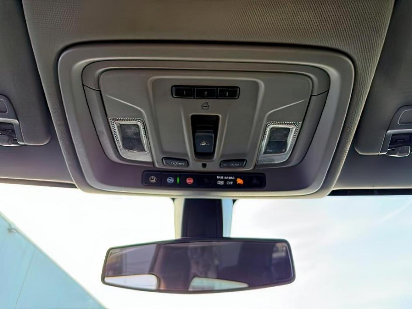 2021 GRAY /Jet Black Chevrolet Silverado 1500 (1GCPYFED5MZ) with an EcoTec3 62L V-8 gasoline direct injection engine, Automatic transmission, located at 1175 N Woodruff Ave, Idaho Falls, ID, 83401, 43.506901, -111.999657 - At Timberline Auto, finding a great deal on your next vehicle is always easy! Our experienced sales staff's goal is to help find you the right vehicle at the right price! Our knowledgeable finance department has options for almost any credit score. We offer extended service contract options to prote - Photo#15