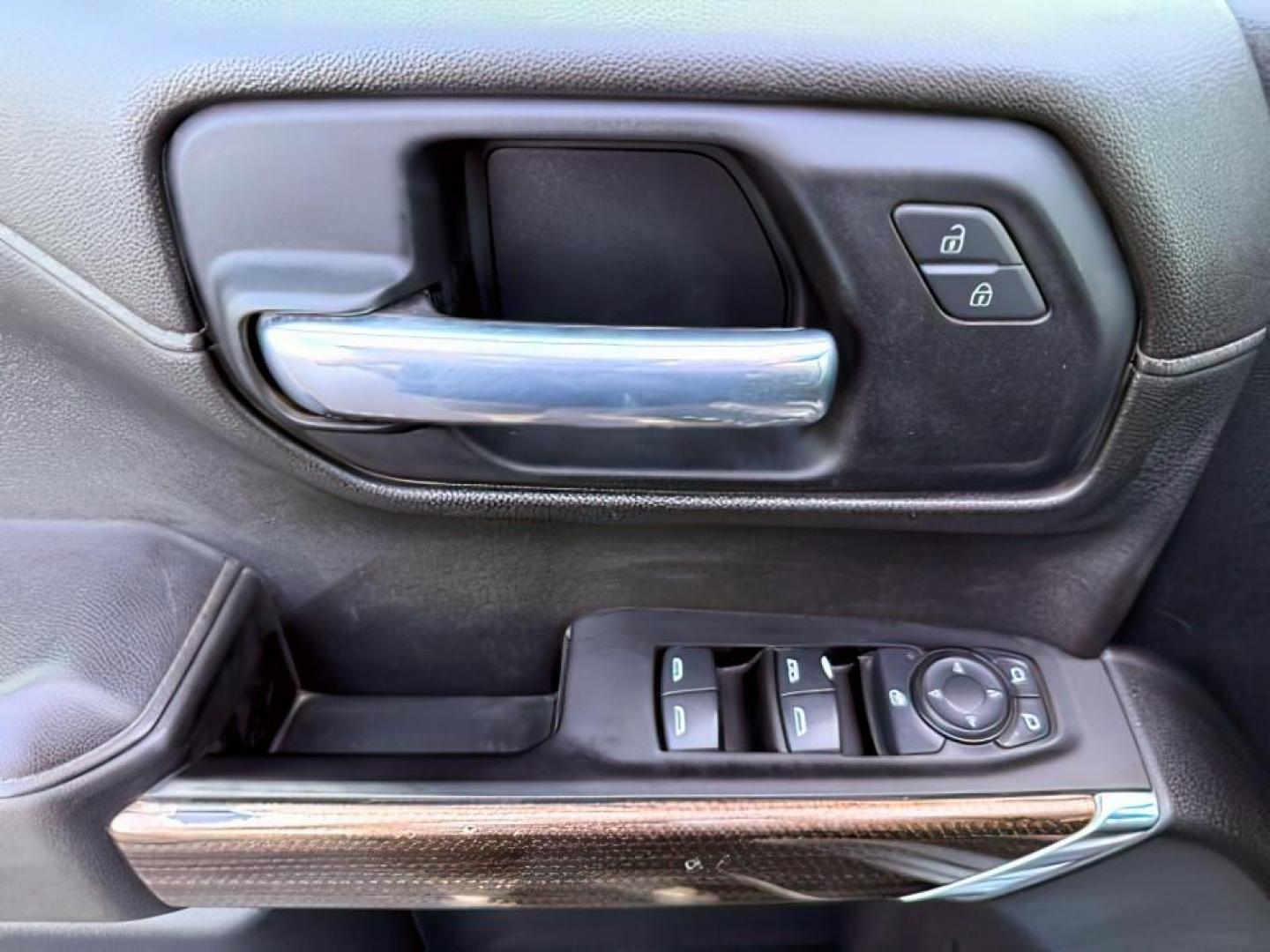 2021 GRAY /Jet Black Chevrolet Silverado 1500 (1GCPYFED5MZ) with an EcoTec3 62L V-8 gasoline direct injection engine, Automatic transmission, located at 1175 N Woodruff Ave, Idaho Falls, ID, 83401, 43.506901, -111.999657 - At Timberline Auto, finding a great deal on your next vehicle is always easy! Our experienced sales staff's goal is to help find you the right vehicle at the right price! Our knowledgeable finance department has options for almost any credit score. We offer extended service contract options to prote - Photo#18