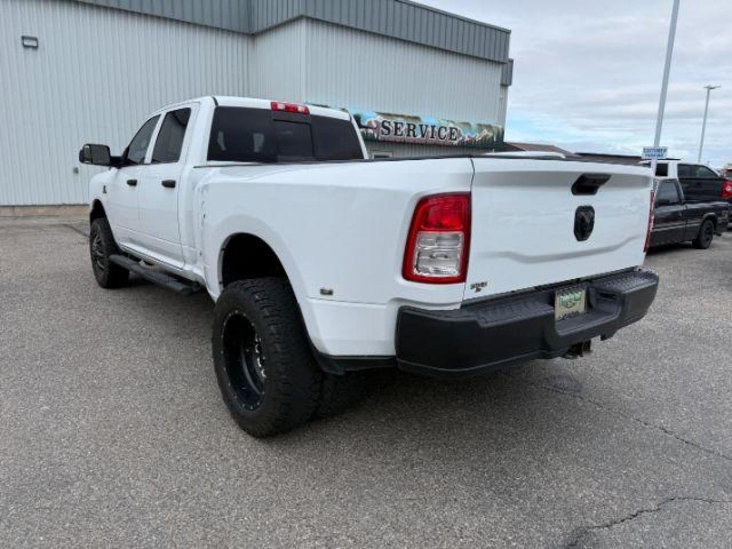 2020 WHITE /CLOTH Ram 3500 (3C63RRGL9LG) with an 67L engine, Automatic transmission, located at 1175 N Woodruff Ave, Idaho Falls, ID, 83401, 43.506901, -111.999657 - At Timberline Auto, finding a great deal on your next vehicle is always easy! Our experienced sales staff's goal is to help find you the right vehicle at the right price! Our knowledgeable finance department has options for almost any credit score. We offer extended service contract options to prote - Photo#3