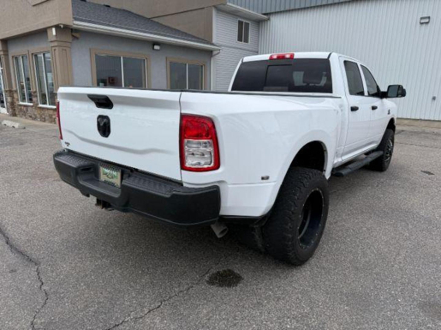 2020 WHITE /CLOTH Ram 3500 (3C63RRGL9LG) with an 67L engine, Automatic transmission, located at 1175 N Woodruff Ave, Idaho Falls, ID, 83401, 43.506901, -111.999657 - At Timberline Auto, finding a great deal on your next vehicle is always easy! Our experienced sales staff's goal is to help find you the right vehicle at the right price! Our knowledgeable finance department has options for almost any credit score. We offer extended service contract options to prote - Photo#6