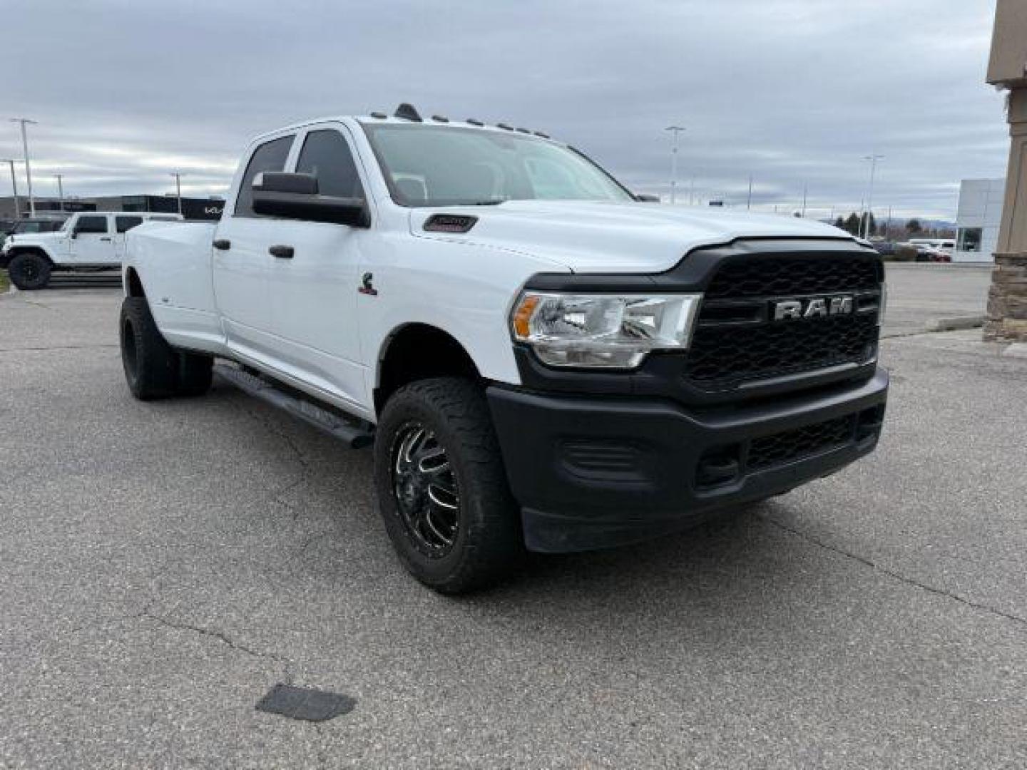 2020 WHITE /CLOTH Ram 3500 (3C63RRGL9LG) with an 67L engine, Automatic transmission, located at 1175 N Woodruff Ave, Idaho Falls, ID, 83401, 43.506901, -111.999657 - At Timberline Auto, finding a great deal on your next vehicle is always easy! Our experienced sales staff's goal is to help find you the right vehicle at the right price! Our knowledgeable finance department has options for almost any credit score. We offer extended service contract options to prote - Photo#8