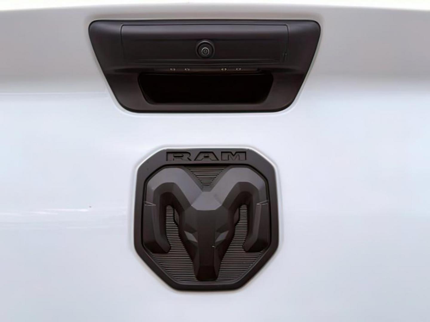 2020 WHITE /CLOTH Ram 3500 (3C63RRGL9LG) with an 67L engine, Automatic transmission, located at 1175 N Woodruff Ave, Idaho Falls, ID, 83401, 43.506901, -111.999657 - At Timberline Auto, finding a great deal on your next vehicle is always easy! Our experienced sales staff's goal is to help find you the right vehicle at the right price! Our knowledgeable finance department has options for almost any credit score. We offer extended service contract options to prote - Photo#4