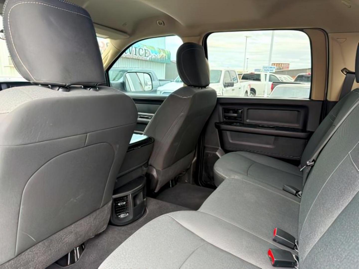 2020 WHITE /CLOTH Ram 3500 (3C63RRGL9LG) with an 67L engine, Automatic transmission, located at 1175 N Woodruff Ave, Idaho Falls, ID, 83401, 43.506901, -111.999657 - At Timberline Auto, finding a great deal on your next vehicle is always easy! Our experienced sales staff's goal is to help find you the right vehicle at the right price! Our knowledgeable finance department has options for almost any credit score. We offer extended service contract options to prote - Photo#20