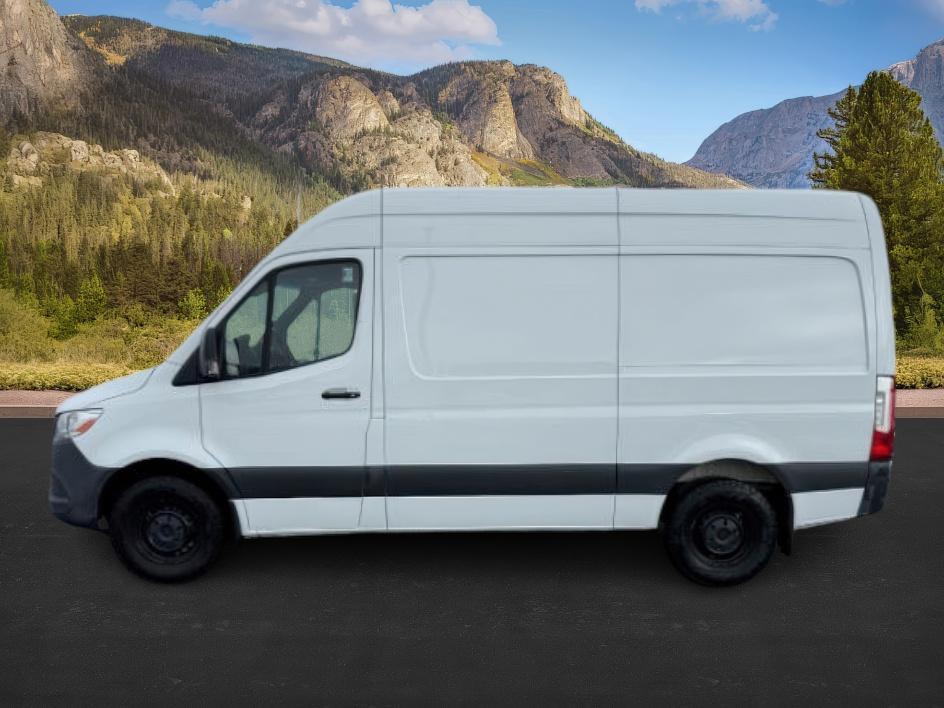 photo of 2021 Mercedes-Benz Sprinter 2500 Standard Roof V6