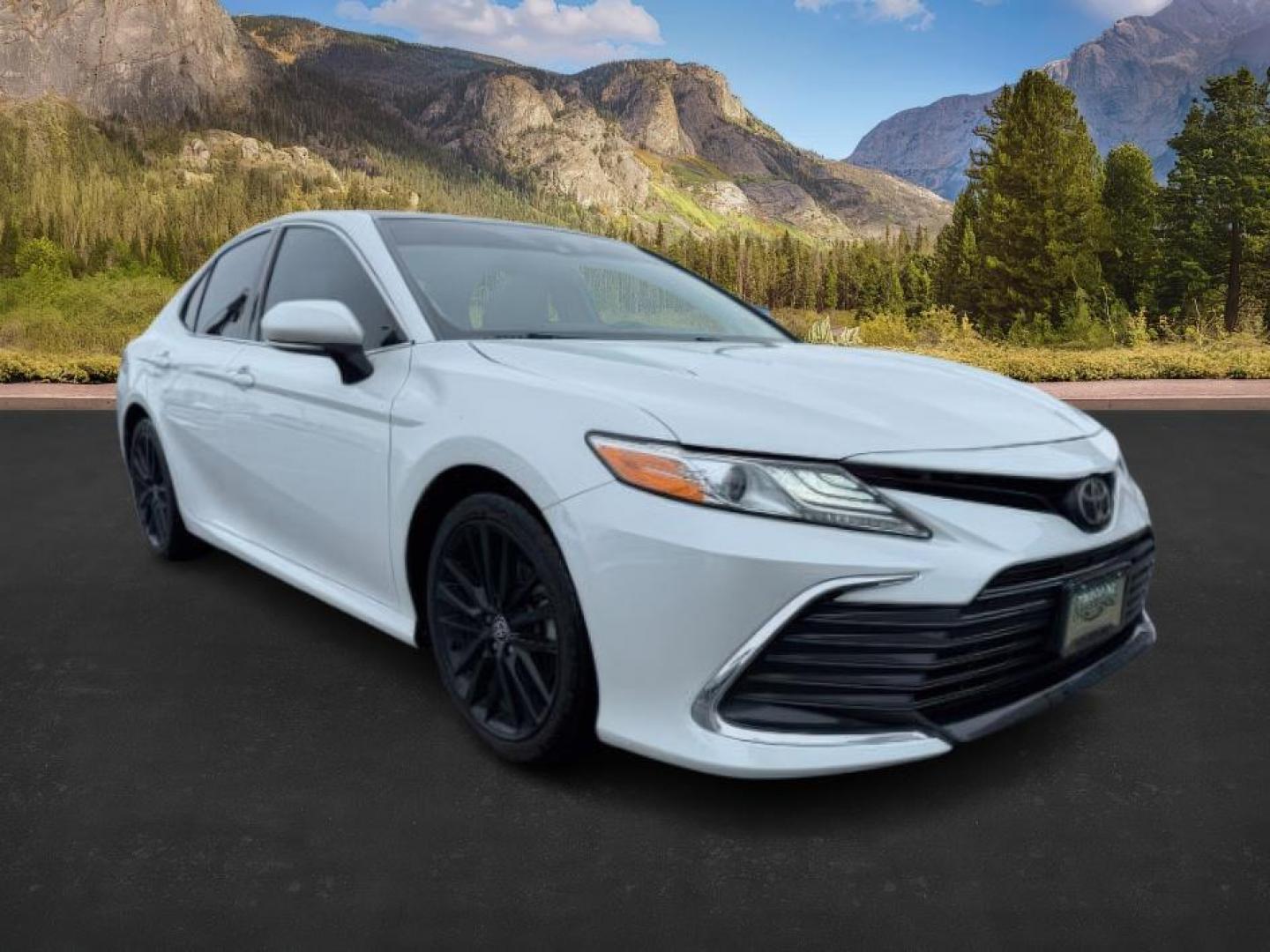 2021 Wind Chill Pearl /Black Toyota Camry (4T1F11BK0MU) with an 25L I-4 portdirect injection engine, Automatic transmission, located at 1175 N Woodruff Ave, Idaho Falls, ID, 83401, 43.506901, -111.999657 - Photo#7