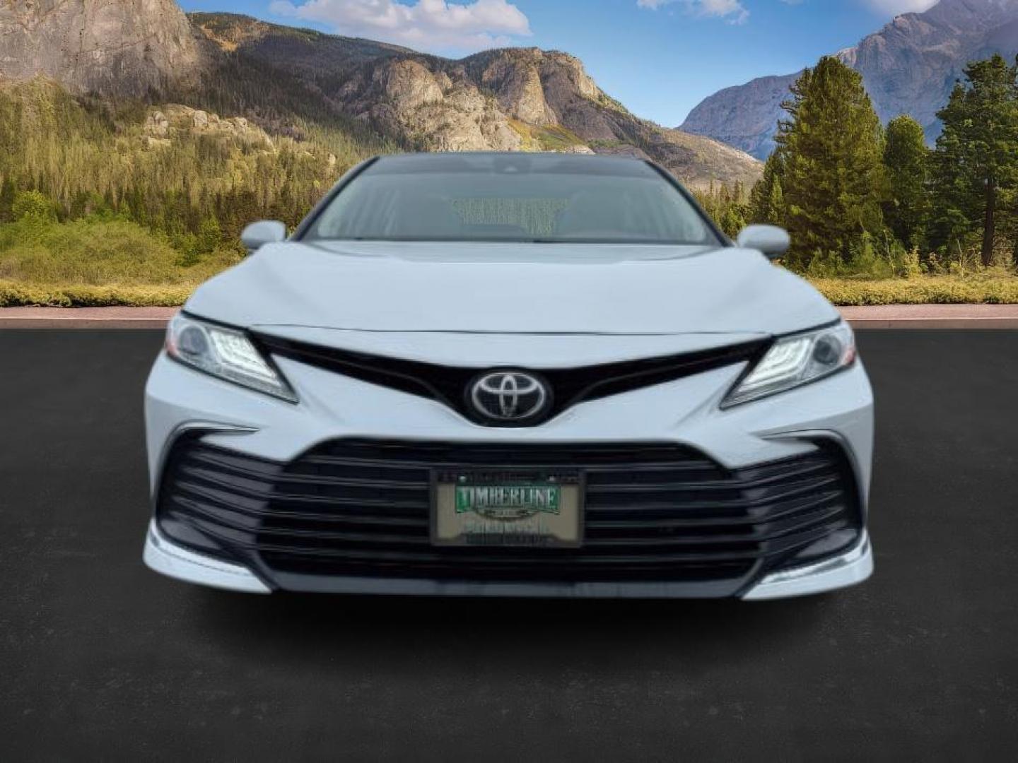 2021 Wind Chill Pearl /Black Toyota Camry (4T1F11BK0MU) with an 25L I-4 portdirect injection engine, Automatic transmission, located at 1175 N Woodruff Ave, Idaho Falls, ID, 83401, 43.506901, -111.999657 - Photo#8