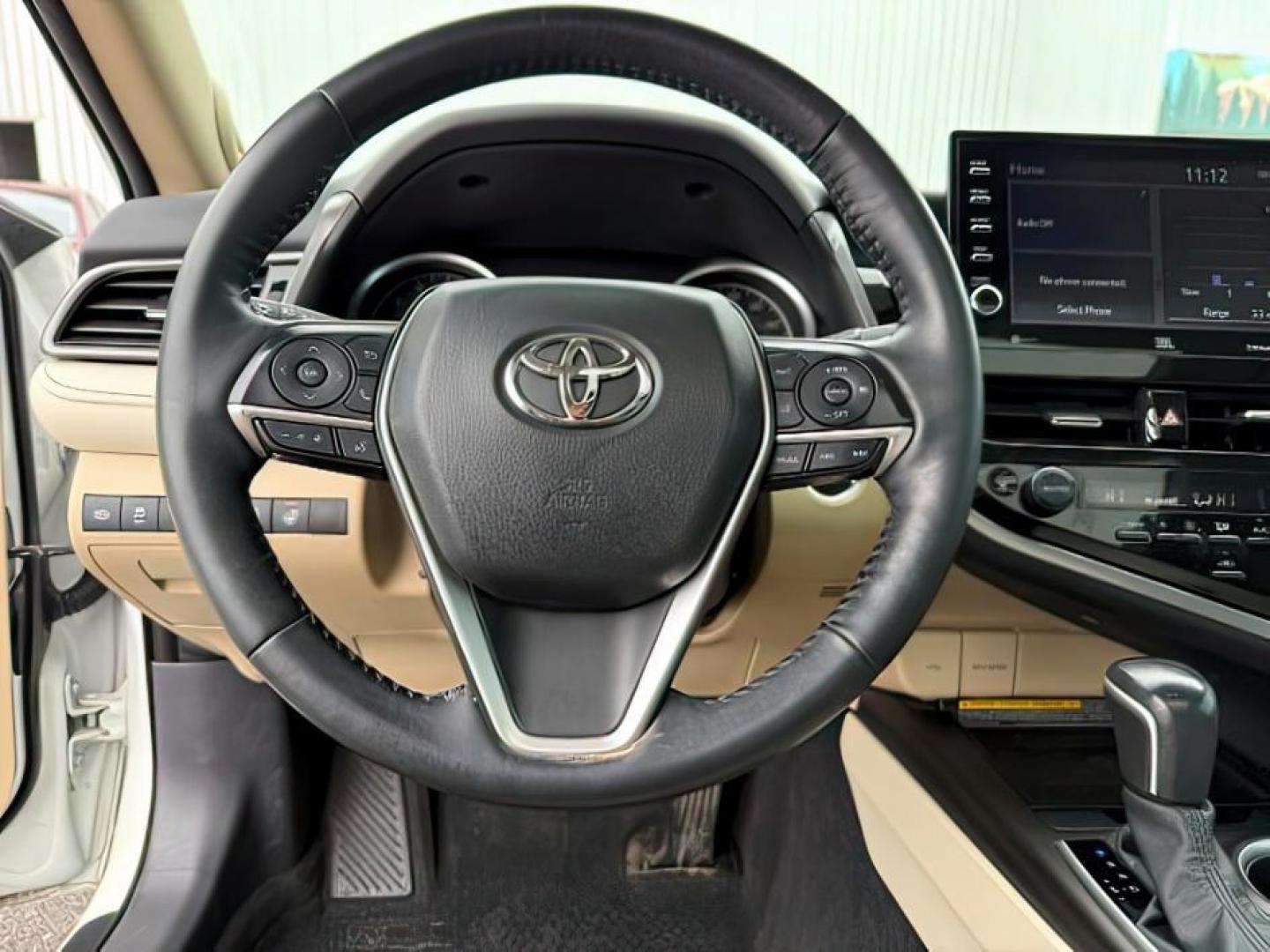 2021 Wind Chill Pearl /Black Toyota Camry (4T1F11BK0MU) with an 25L I-4 portdirect injection engine, Automatic transmission, located at 1175 N Woodruff Ave, Idaho Falls, ID, 83401, 43.506901, -111.999657 - Photo#14