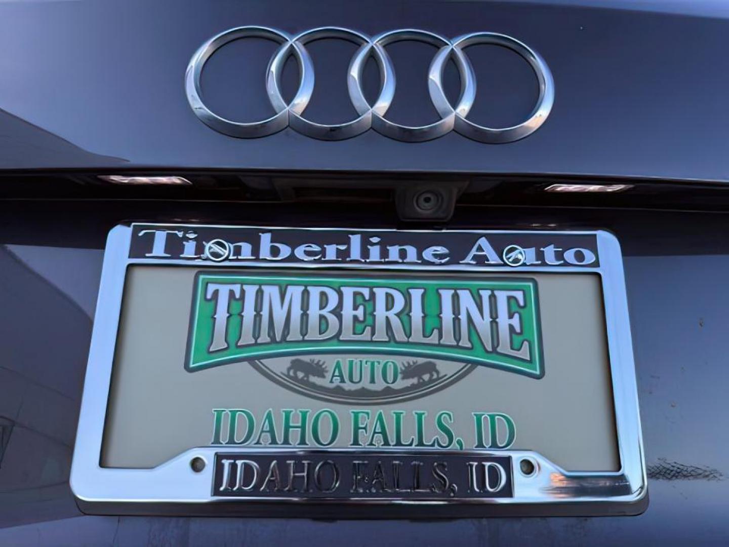 2014 GRAY /Black Audi Q5 (WA1LFAFP9EA) with an 2L I-4 gasoline direct injection engine, Automatic transmission, located at 1175 N Woodruff Ave, Idaho Falls, ID, 83401, 43.506901, -111.999657 - At Timberline Auto, finding a great deal on your next vehicle is always easy! Our experienced sales staff's goal is to help find you the right vehicle at the right price! Our knowledgeable finance department has options for almost any credit score. We offer extended service contract options to prote - Photo#4