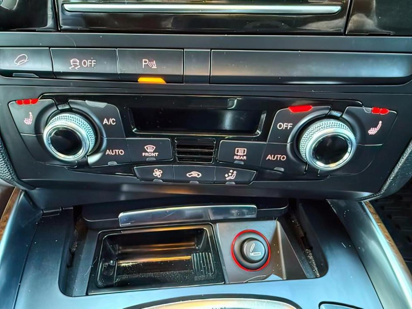 2014 GRAY /Black Audi Q5 (WA1LFAFP9EA) with an 2L I-4 gasoline direct injection engine, Automatic transmission, located at 1175 N Woodruff Ave, Idaho Falls, ID, 83401, 43.506901, -111.999657 - At Timberline Auto, finding a great deal on your next vehicle is always easy! Our experienced sales staff's goal is to help find you the right vehicle at the right price! Our knowledgeable finance department has options for almost any credit score. We offer extended service contract options to prote - Photo#19